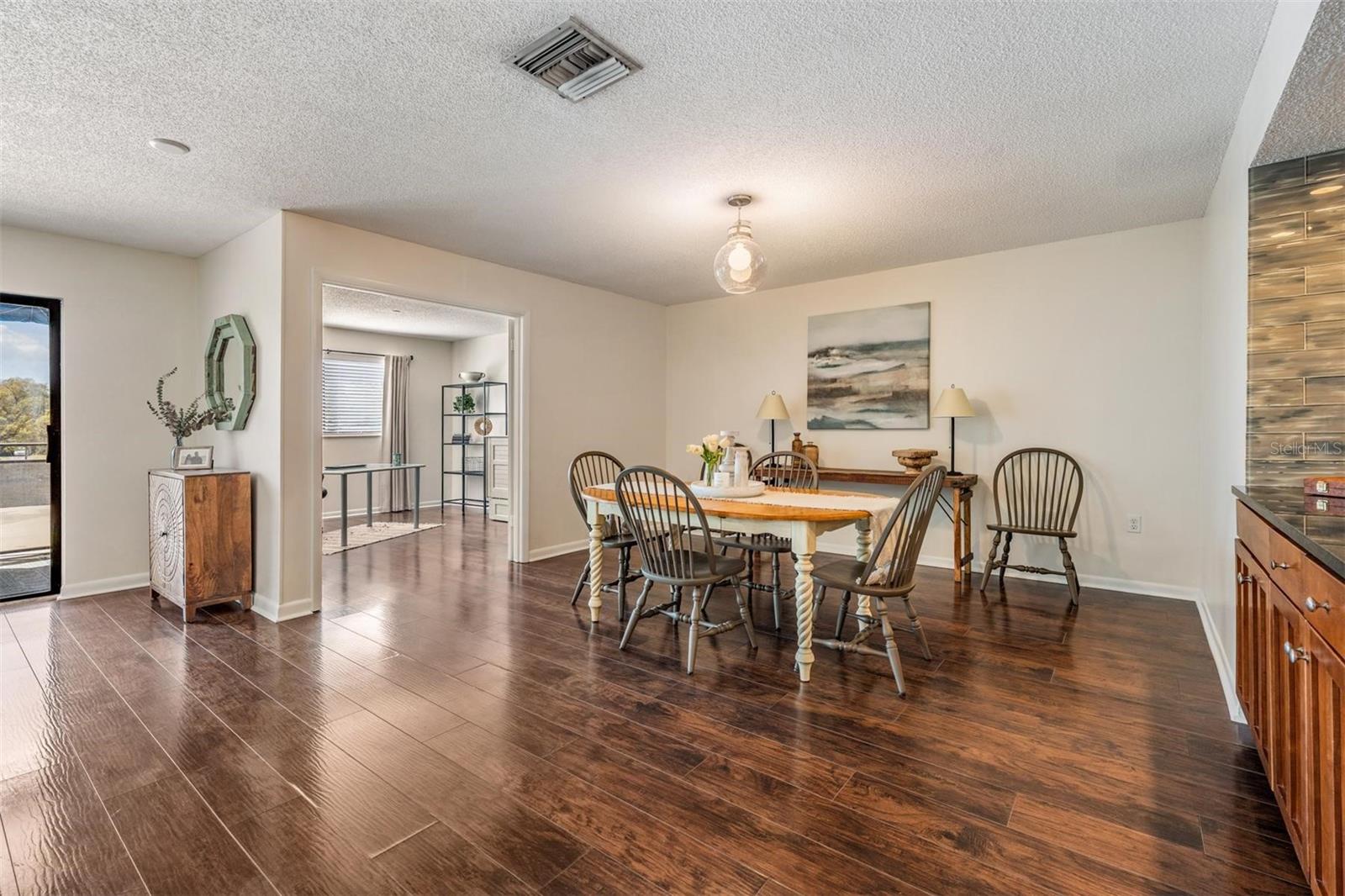 Image 18 of 49 For 2780 Riverside Drive 105