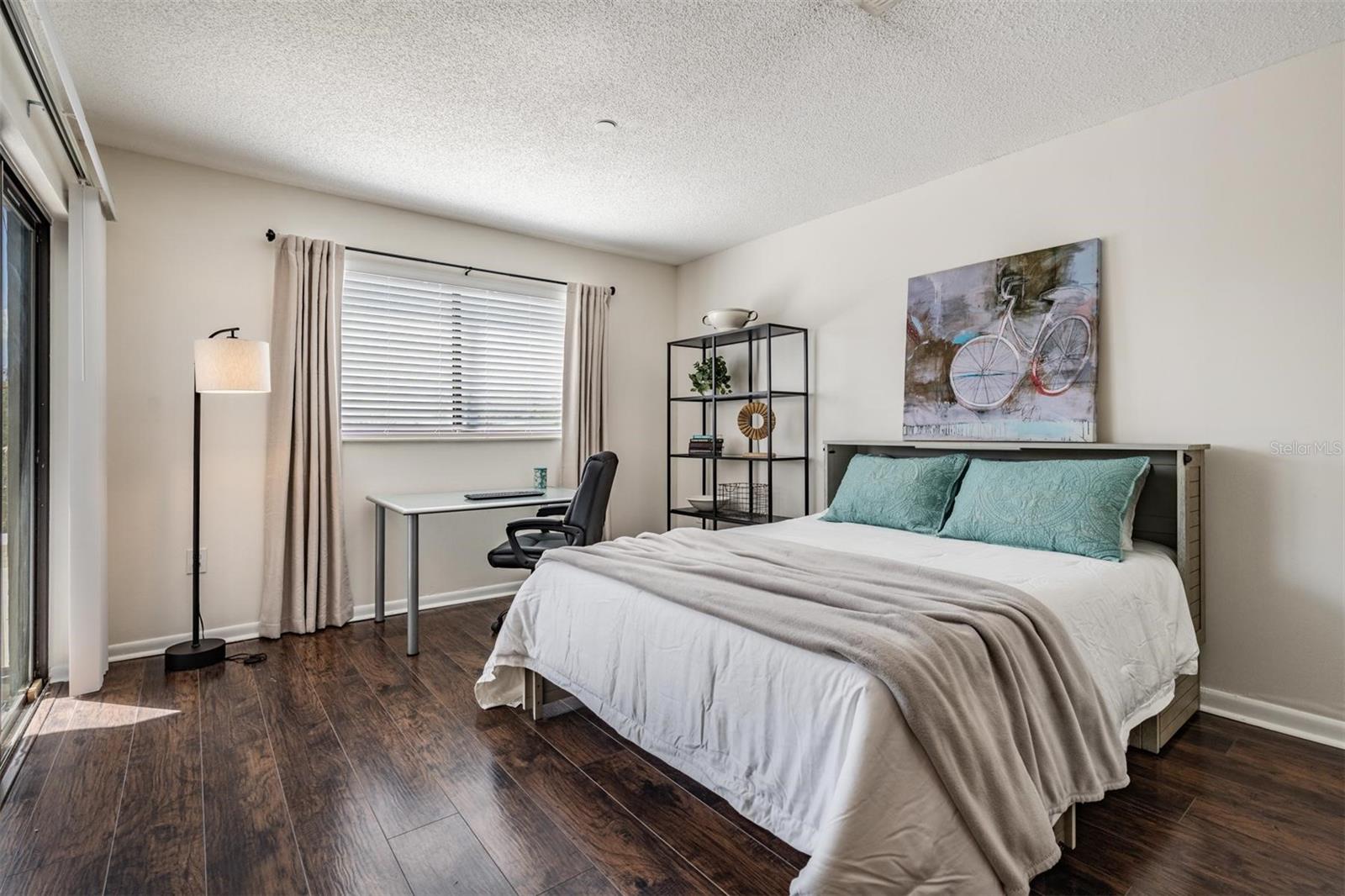 Image 26 of 49 For 2780 Riverside Drive 105