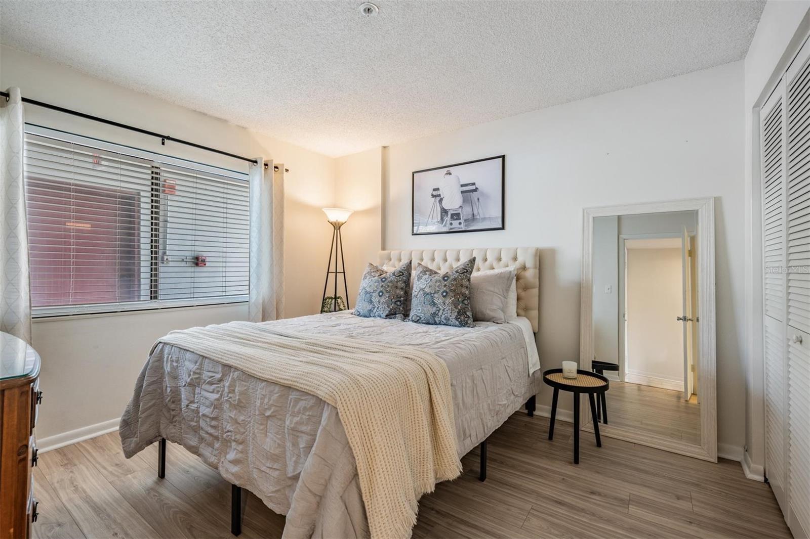 Image 28 of 49 For 2780 Riverside Drive 105