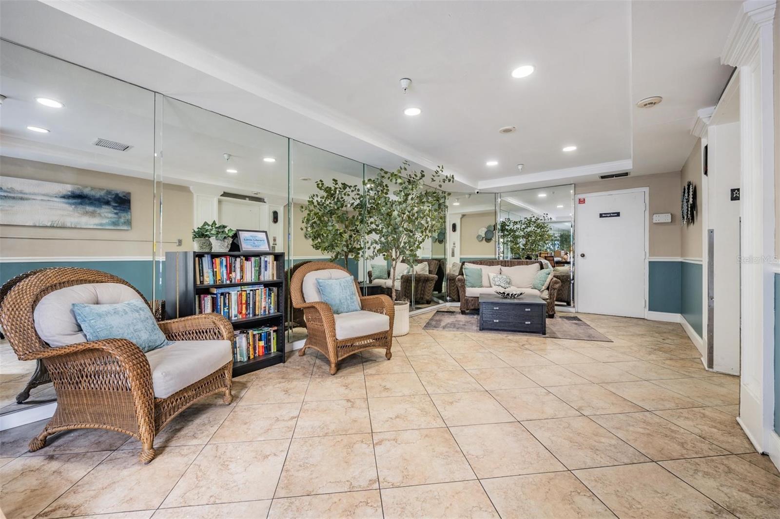 Image 37 of 49 For 2780 Riverside Drive 105