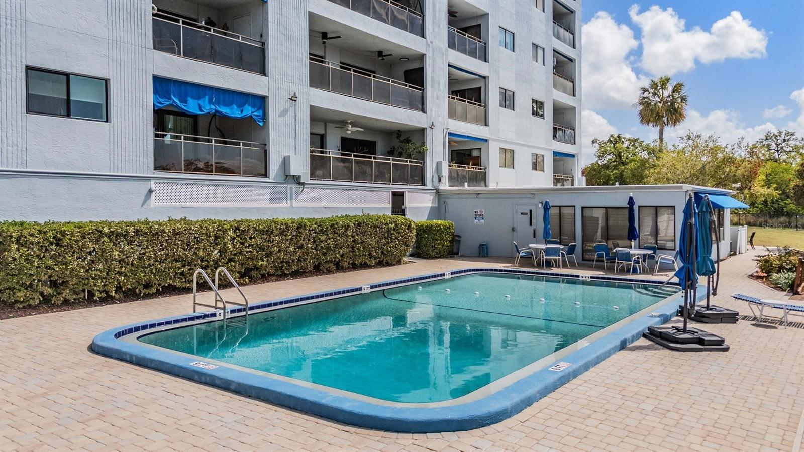 Image 39 of 49 For 2780 Riverside Drive 105