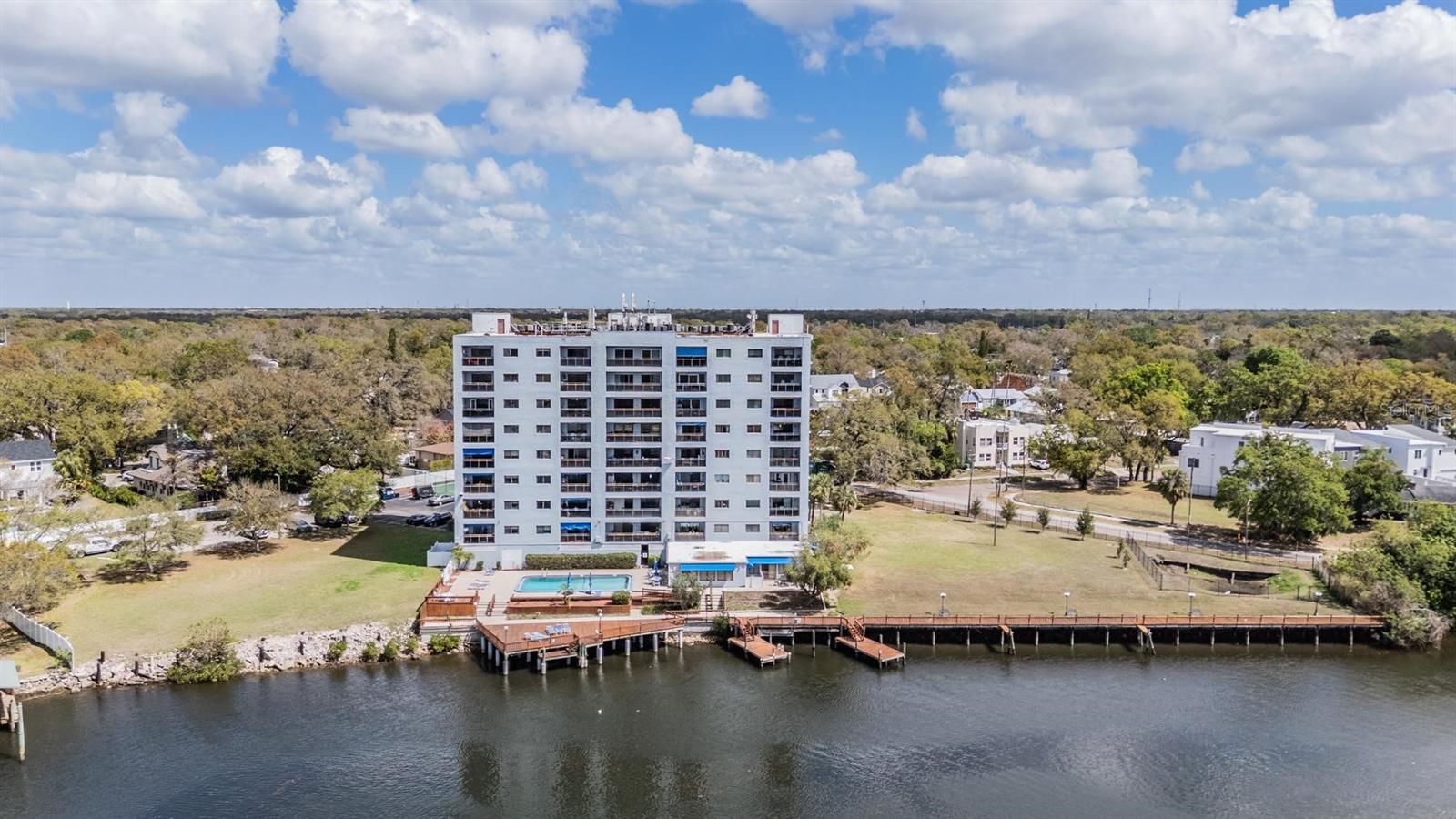 Image 46 of 49 For 2780 Riverside Drive 105