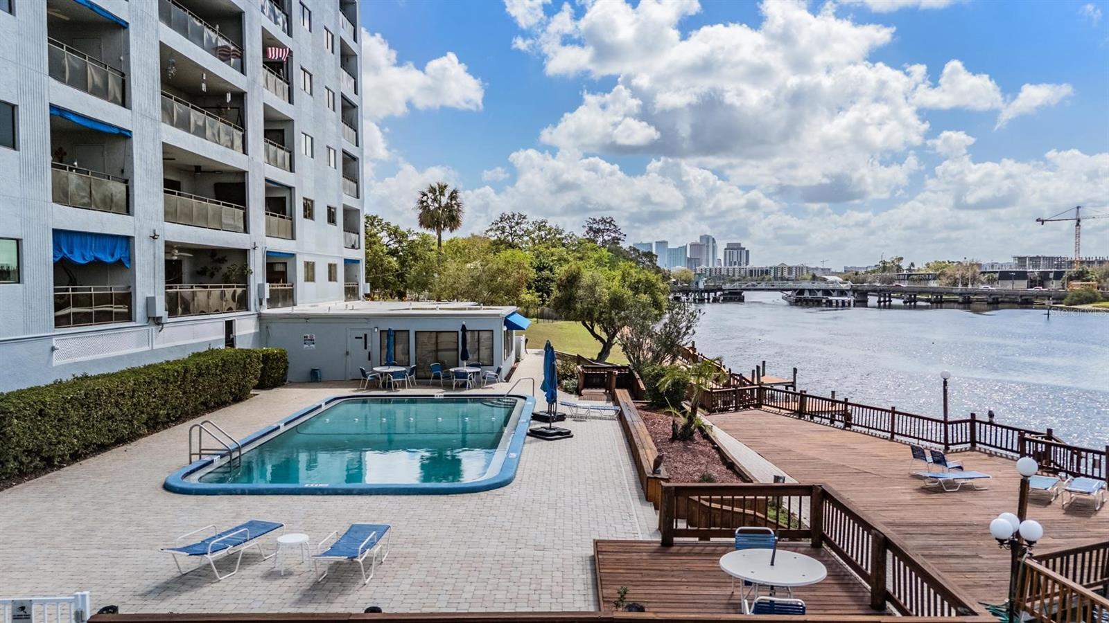 Image 5 of 49 For 2780 Riverside Drive 105