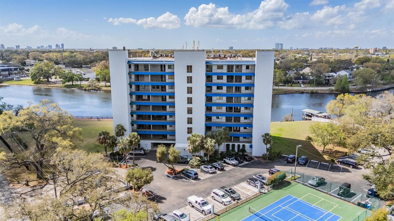 Image 6 of 49 For 2780 Riverside Drive 105