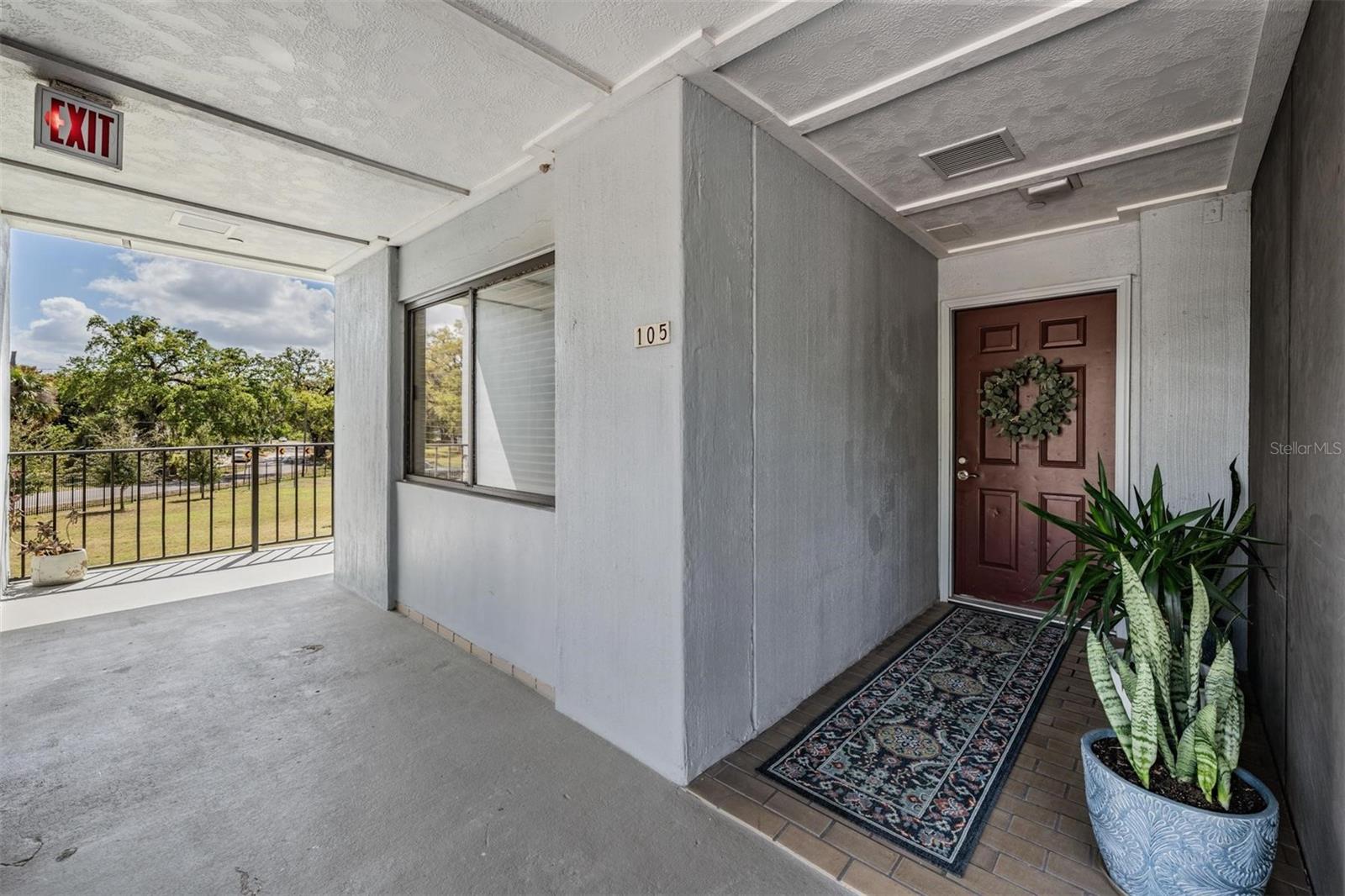 Image 7 of 49 For 2780 Riverside Drive 105