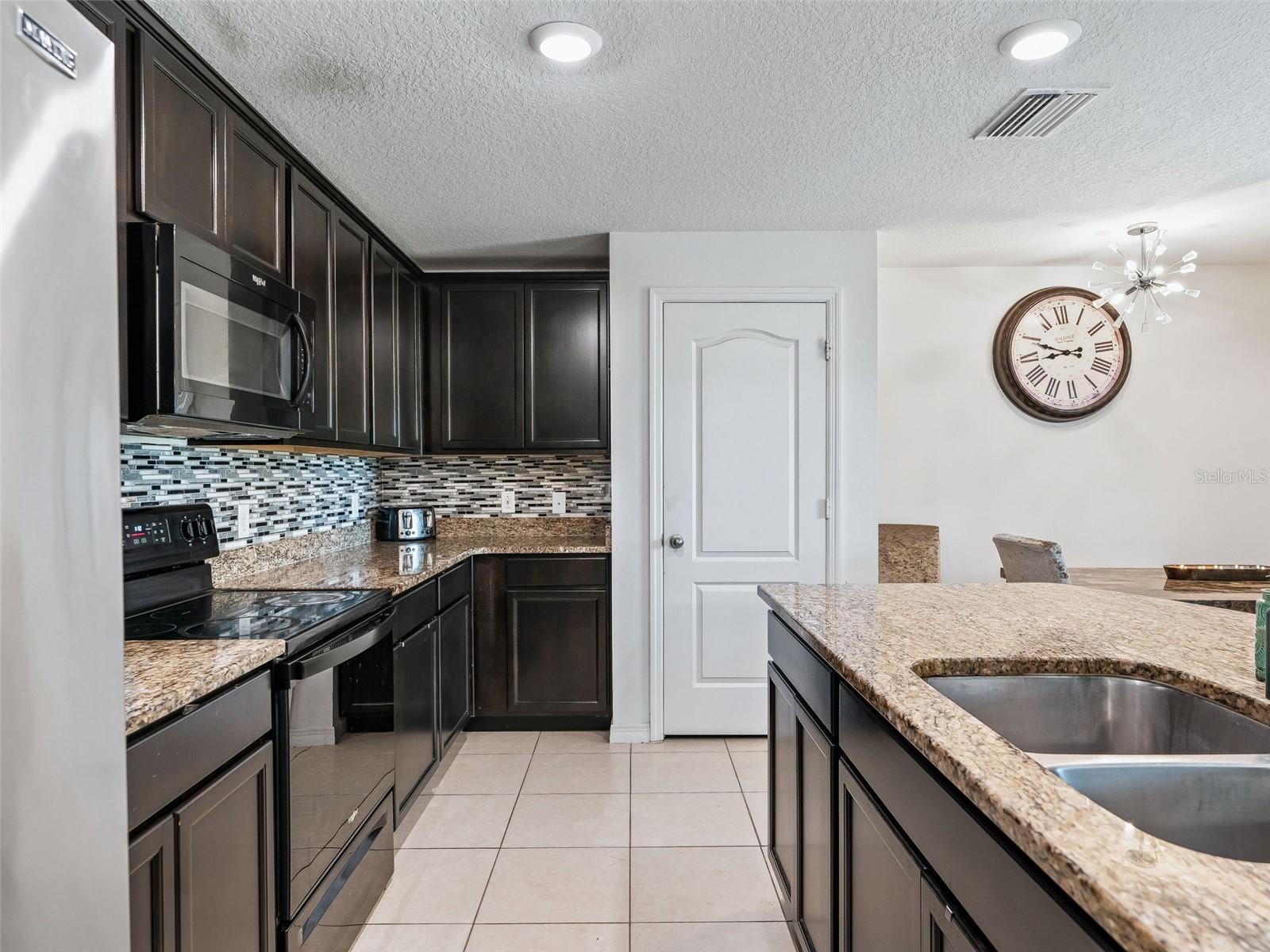 Image 15 of 41 For 7149 Crested Orchid Drive