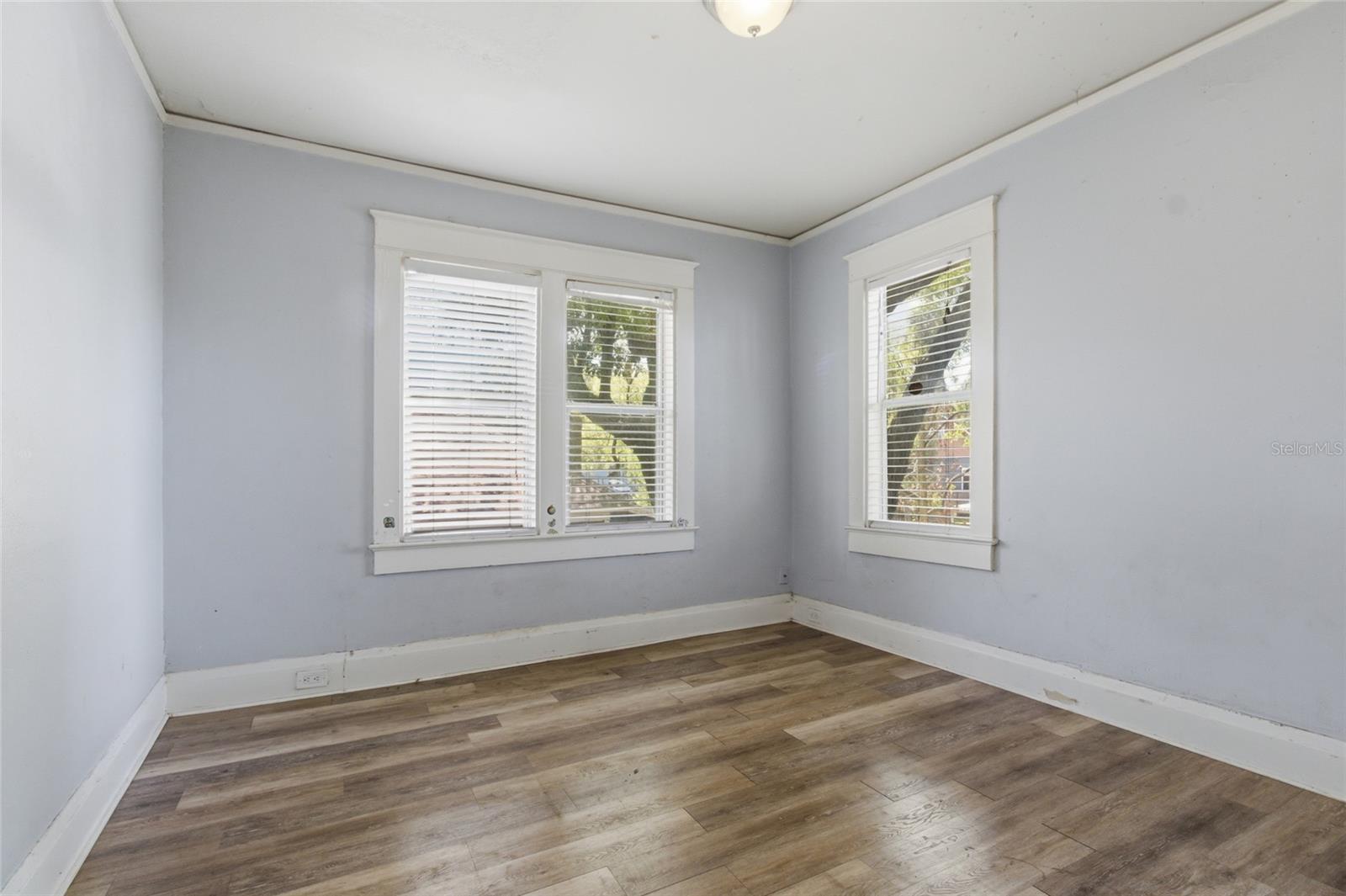 Image 16 of 21 For 917 26th Avenue