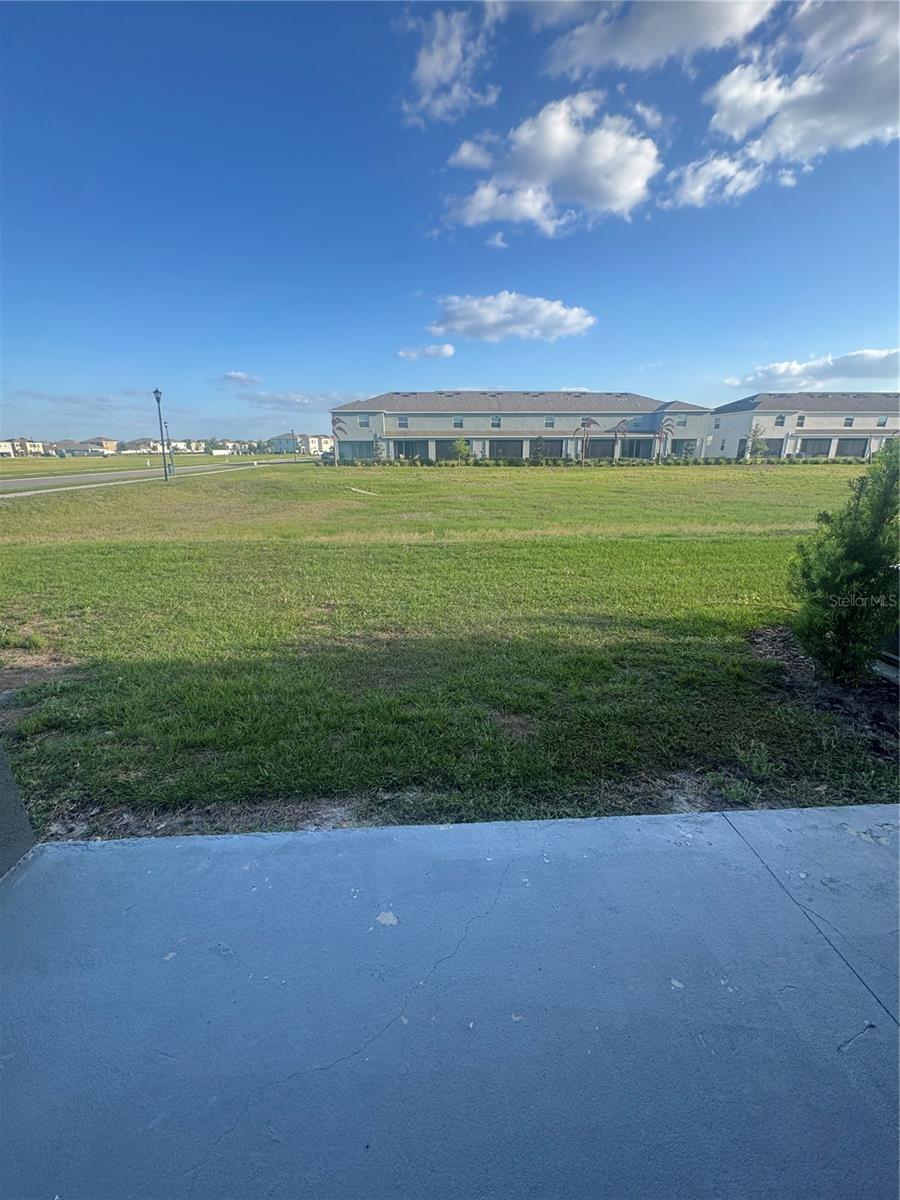 Image 11 of 11 For 33074 Tulip Petal Lane