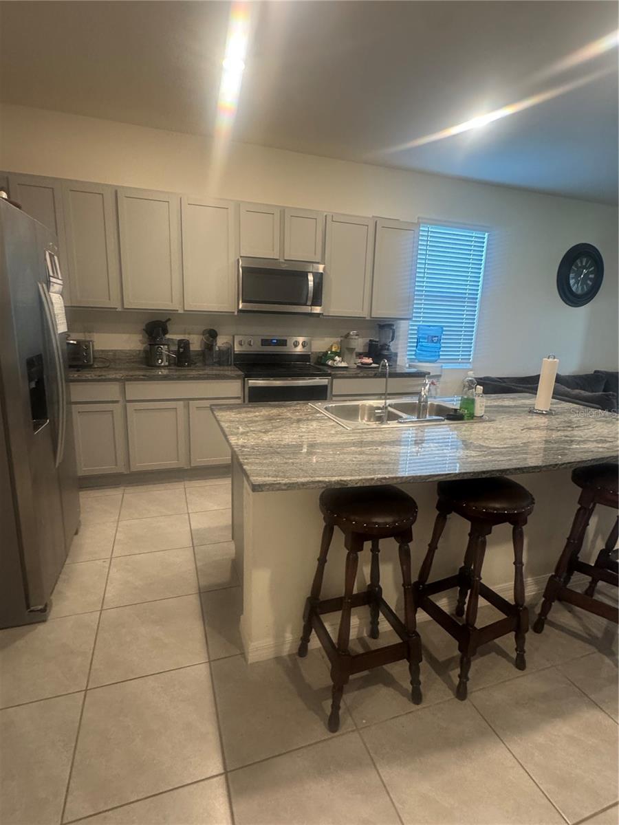 Image 3 of 11 For 33074 Tulip Petal Lane