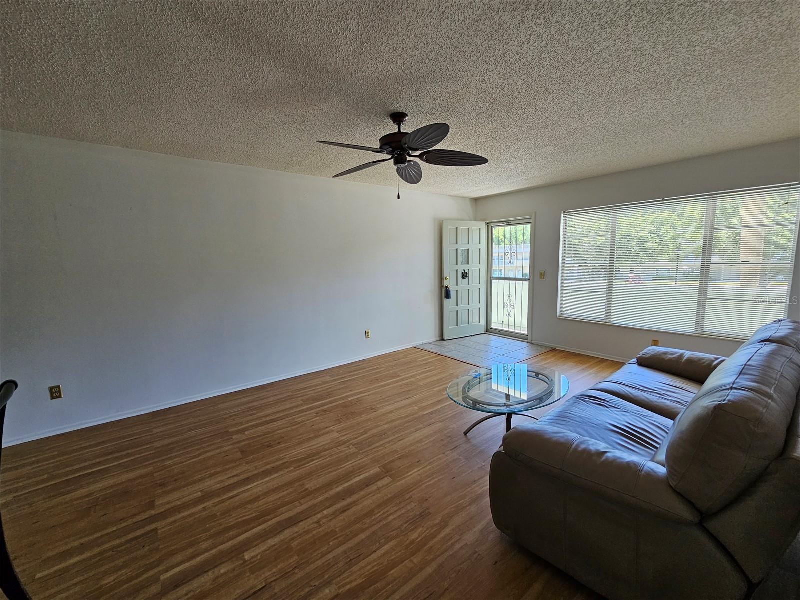 Image 10 of 67 For 2386 Sumatran Way 44