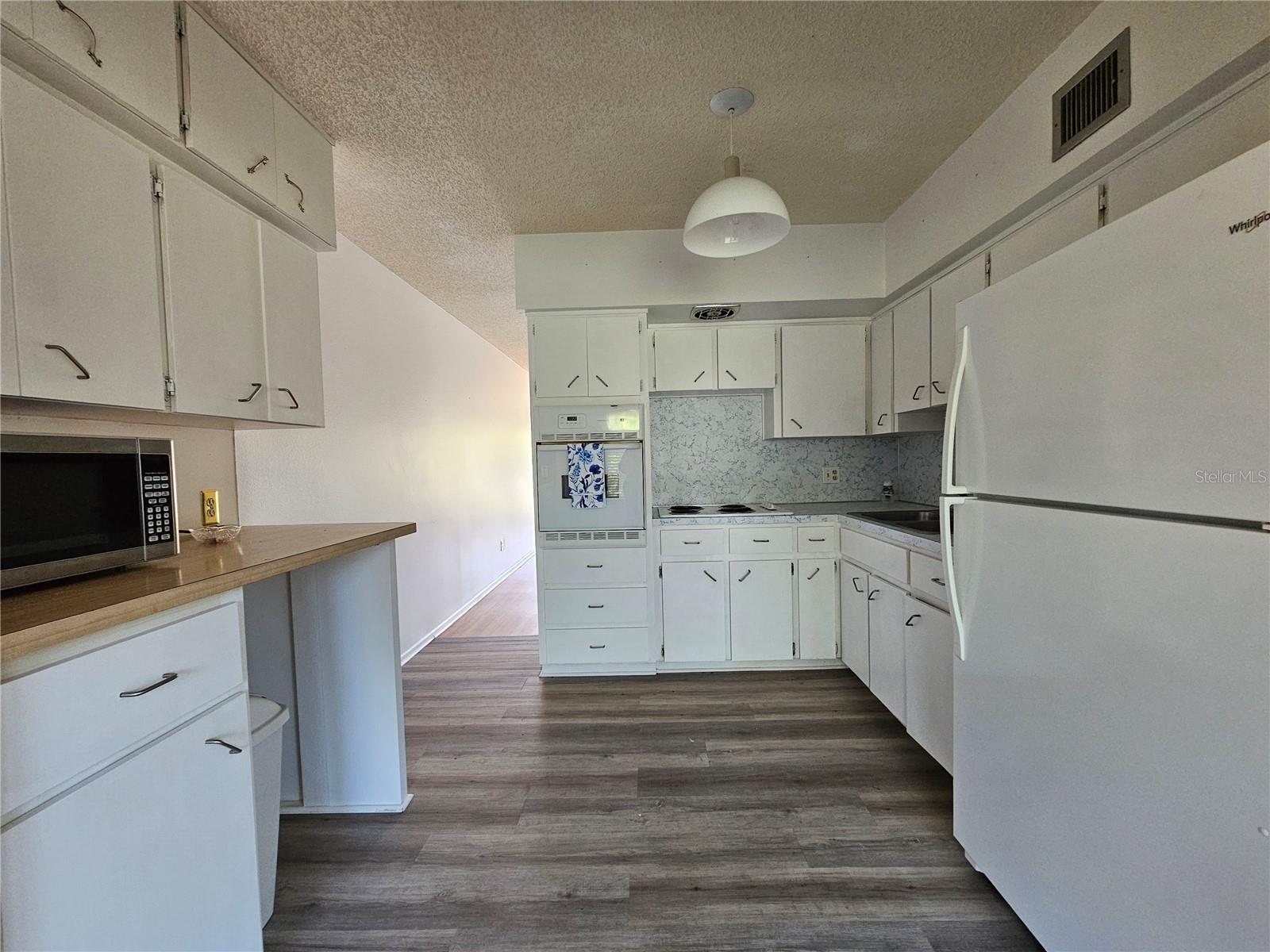 Image 4 of 67 For 2386 Sumatran Way 44