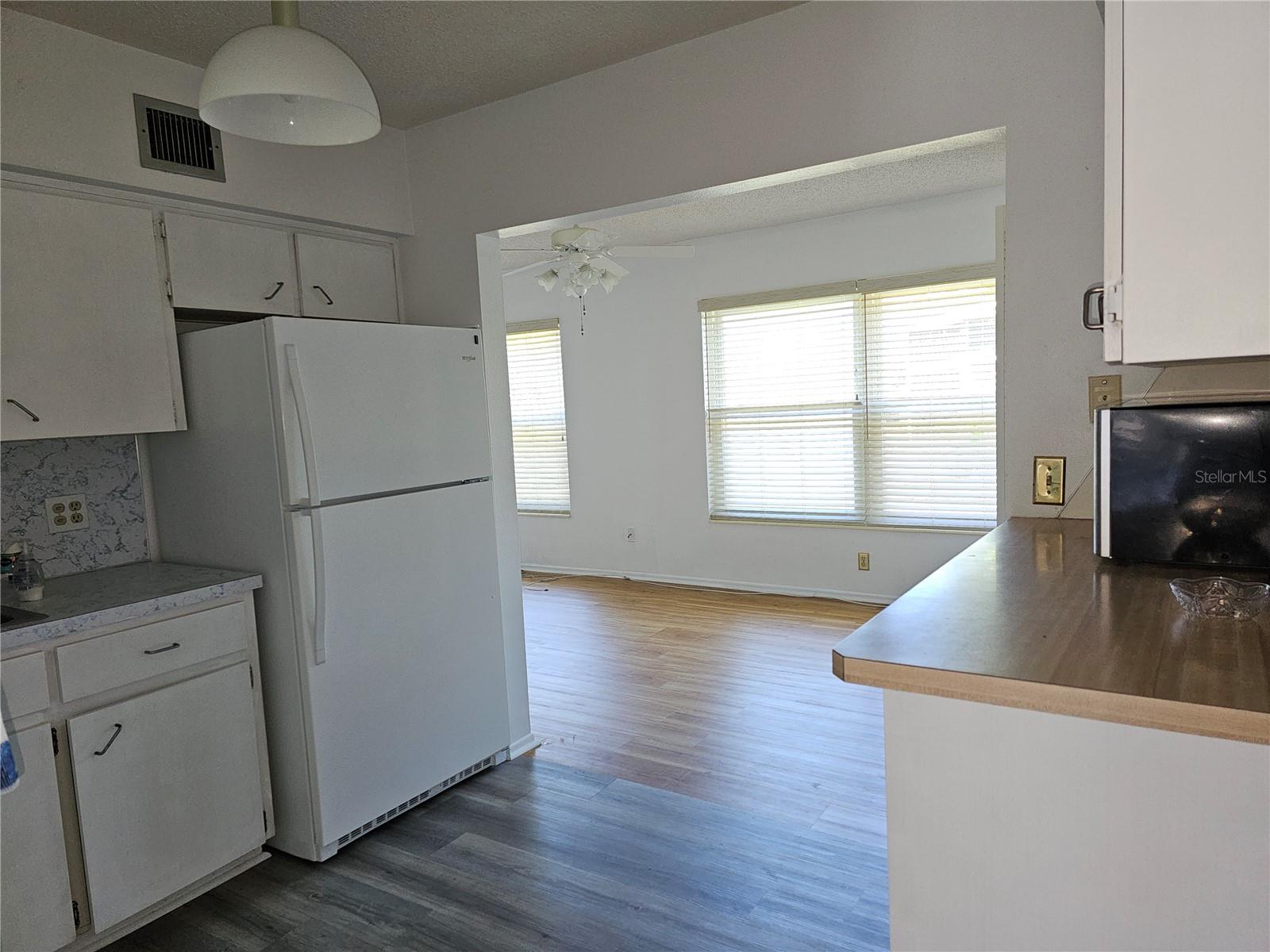 Image 5 of 67 For 2386 Sumatran Way 44