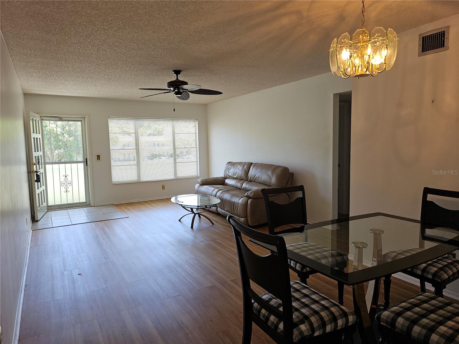 Image 7 of 67 For 2386 Sumatran Way 44