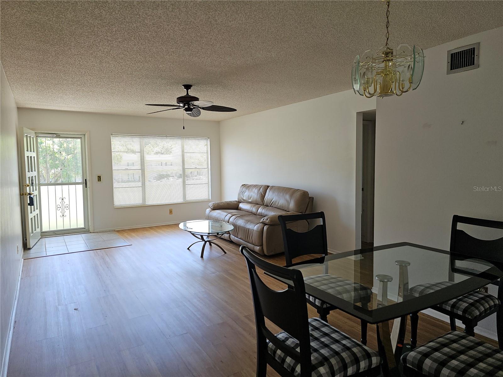 Image 9 of 67 For 2386 Sumatran Way 44