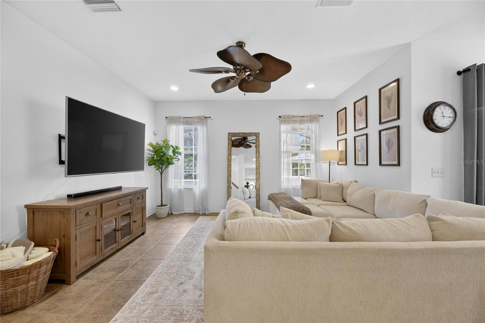 Image 16 of 72 For 8115 Savannah Point Court