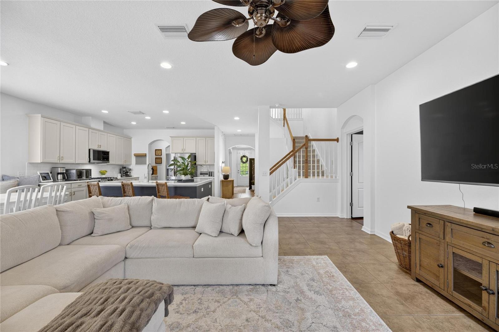 Image 18 of 72 For 8115 Savannah Point Court