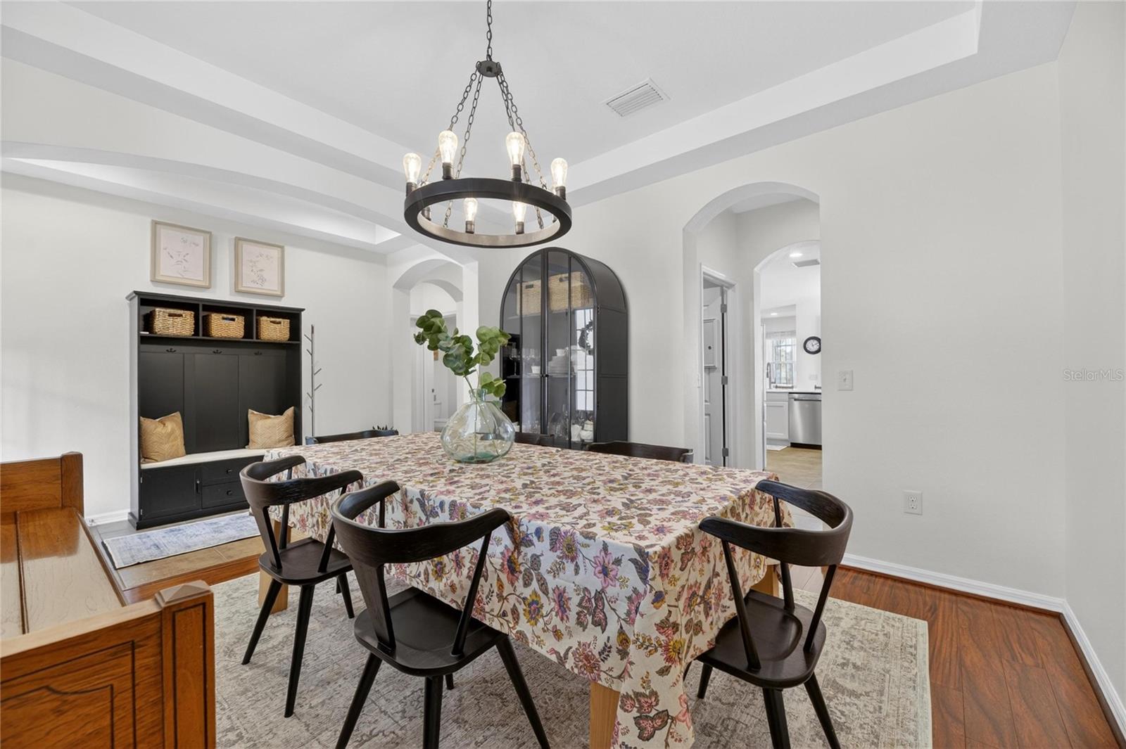 Image 20 of 72 For 8115 Savannah Point Court