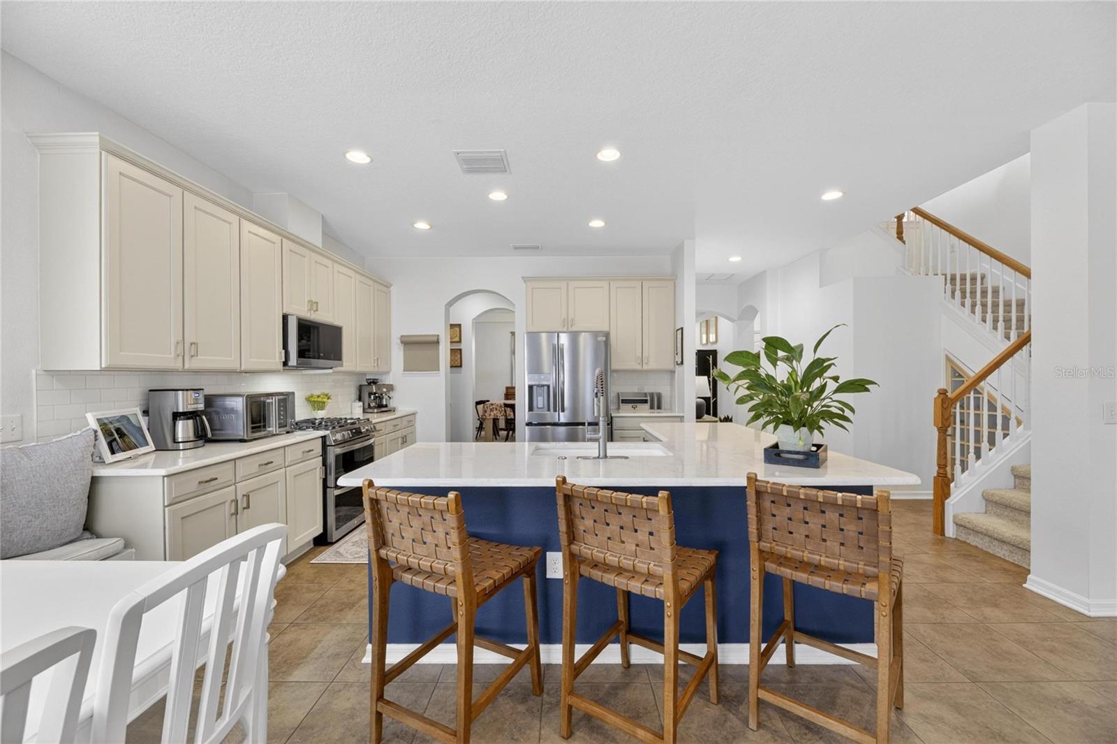 Image 7 of 72 For 8115 Savannah Point Court