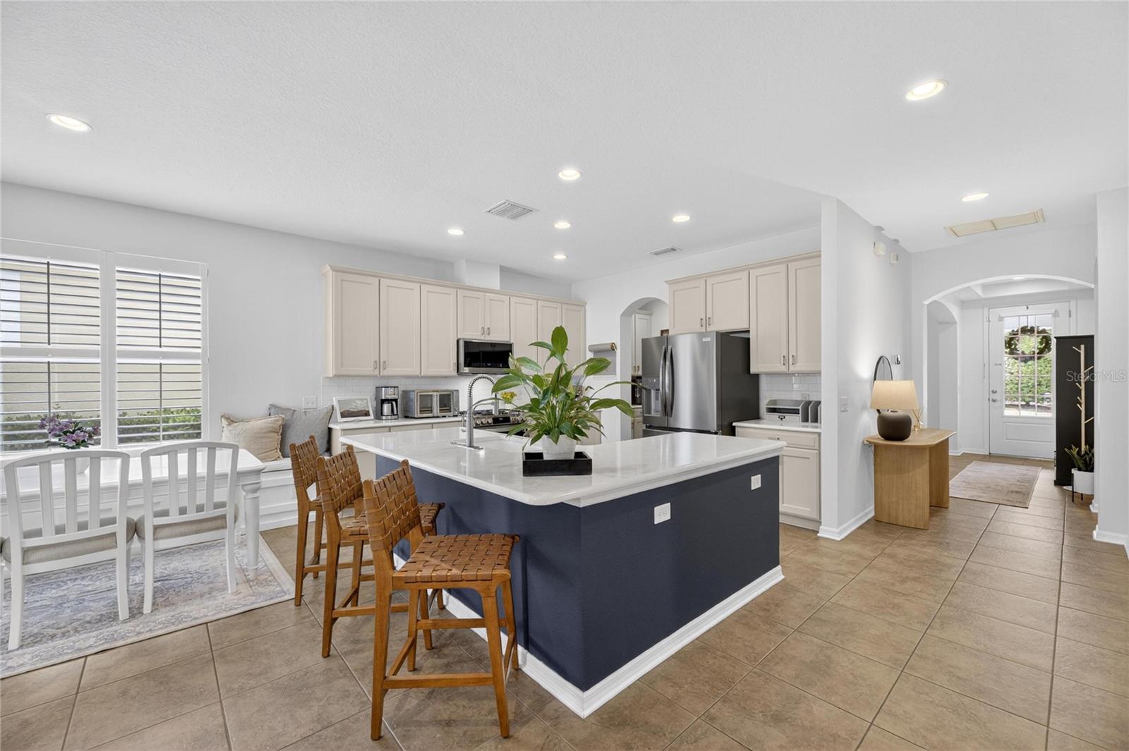 Image 8 of 72 For 8115 Savannah Point Court