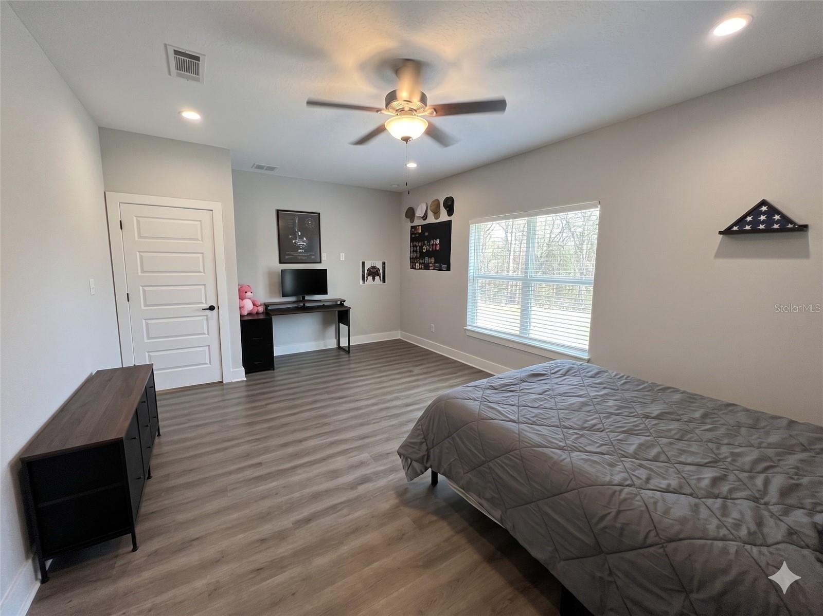 Image 6 of 19 For 3044 7th Avenue
