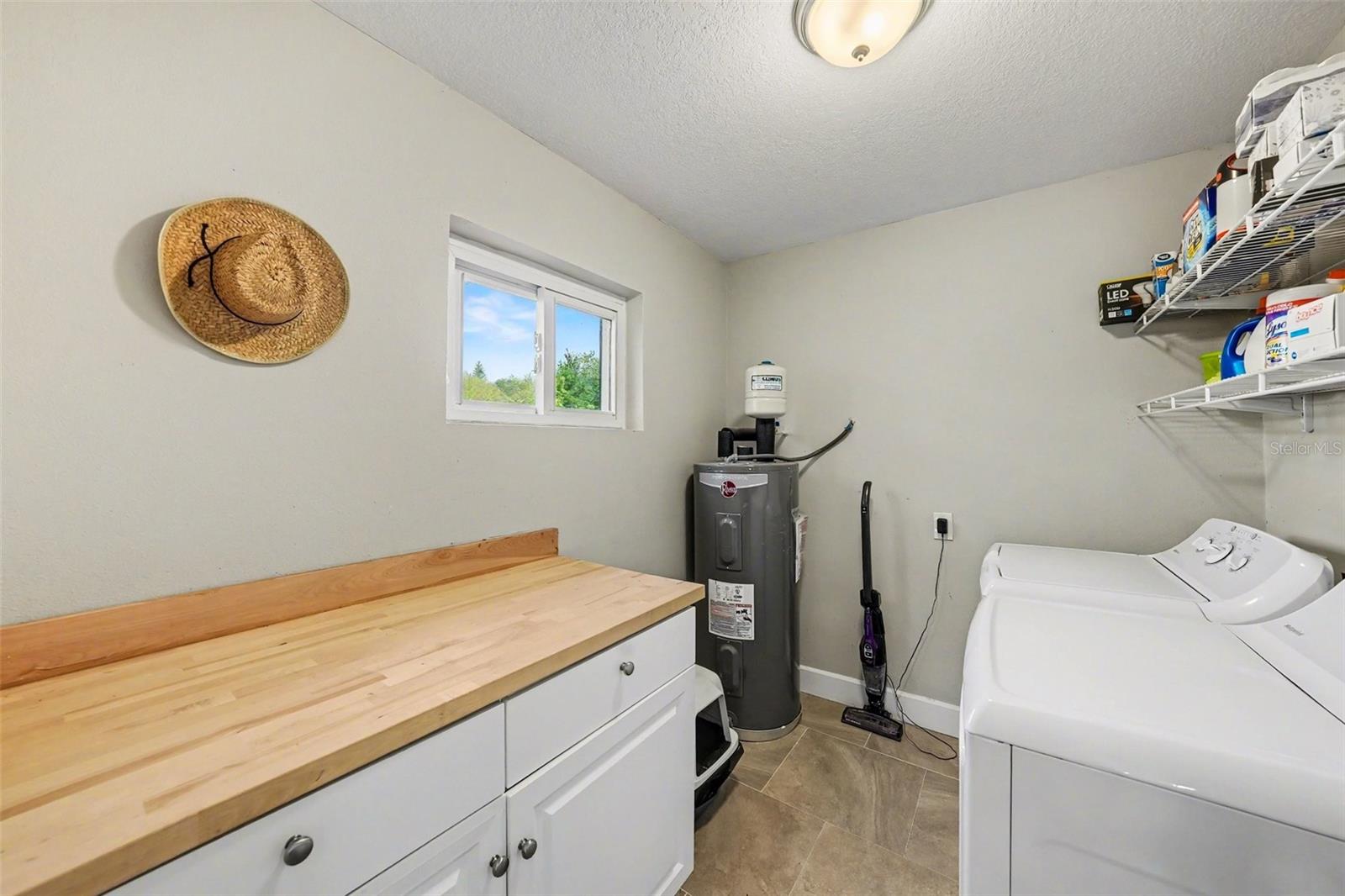 Image 21 of 26 For 4015 Land Avenue 2