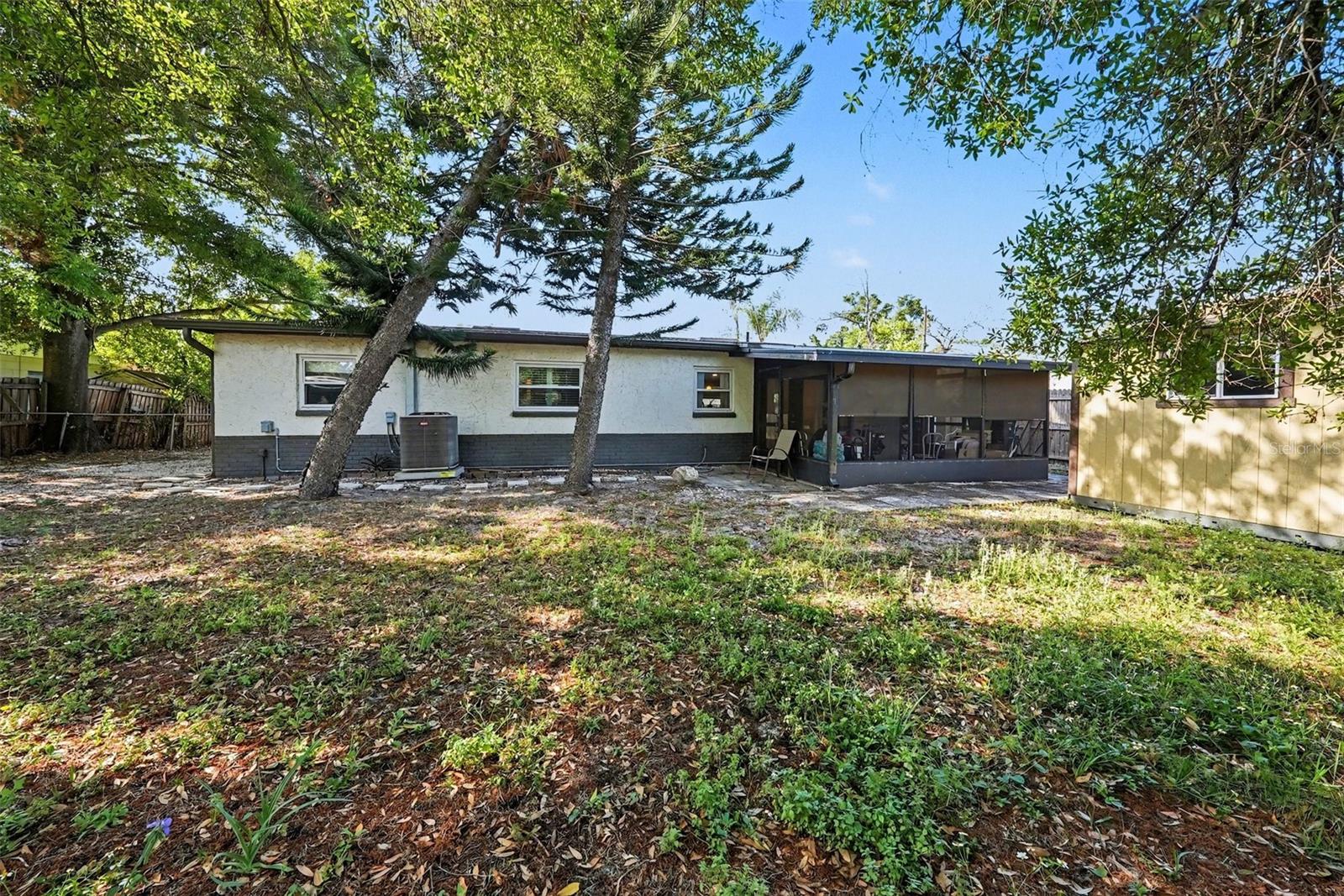 Image 23 of 26 For 4015 Land Avenue 2