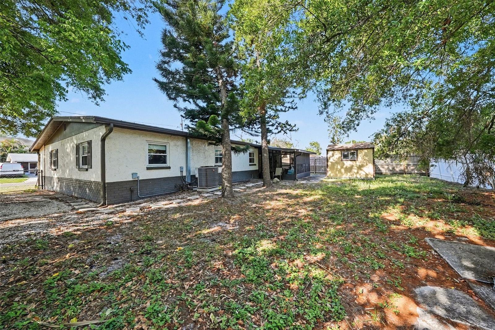 Image 24 of 26 For 4015 Land Avenue 2