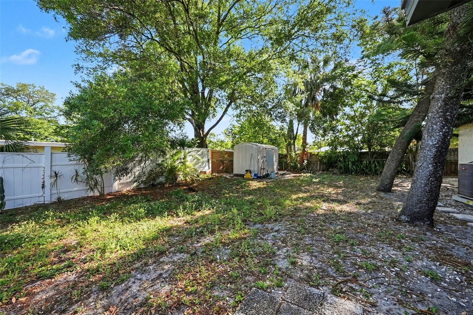 Image 25 of 26 For 4015 Land Avenue 2