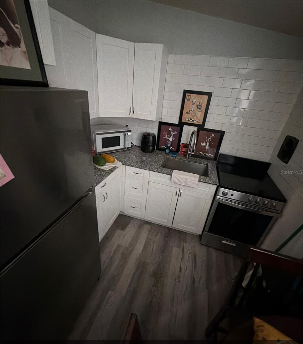 Image 4 of 10 For 1360 Washington Avenue