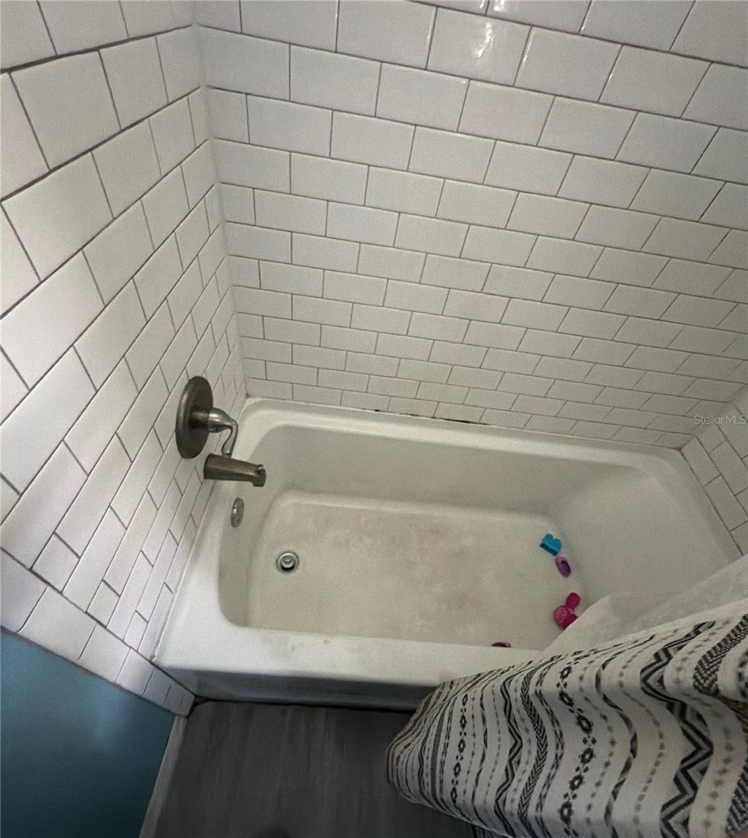 Image 6 of 10 For 1360 Washington Avenue