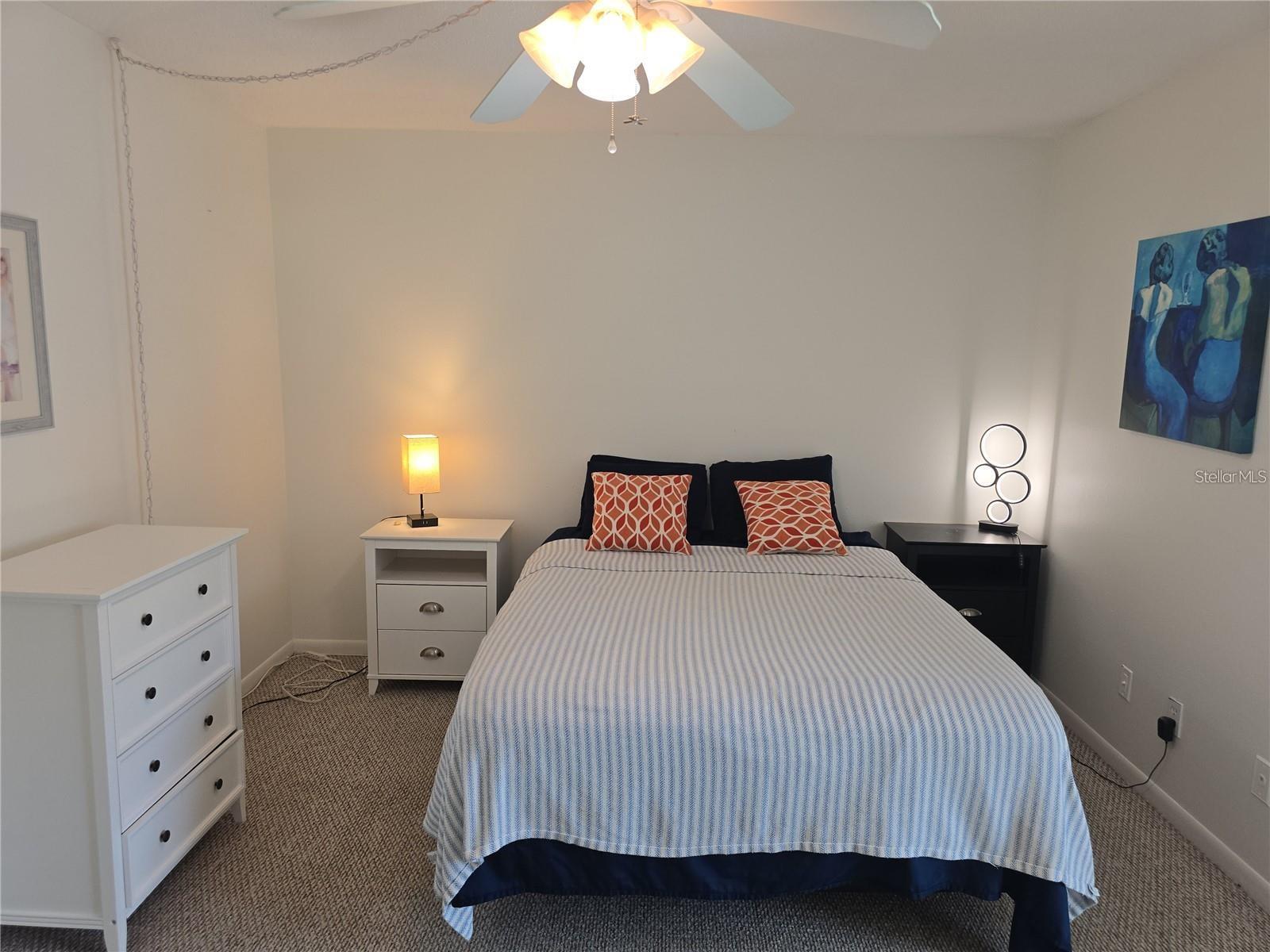 Listing photo id 18 for 5267 81st Street N 5