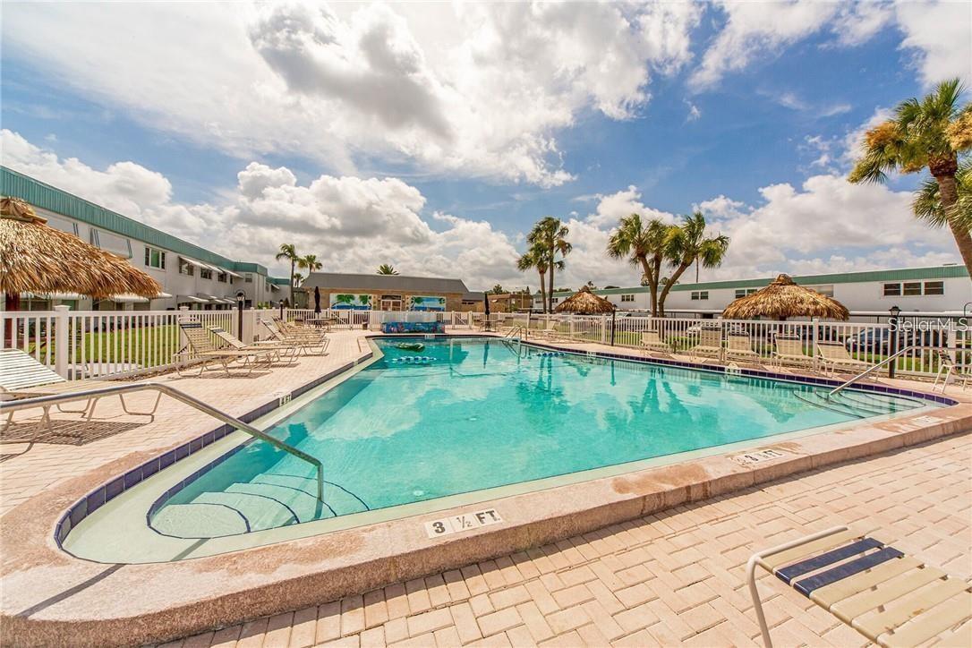 Listing photo id 34 for 5267 81st Street N 5