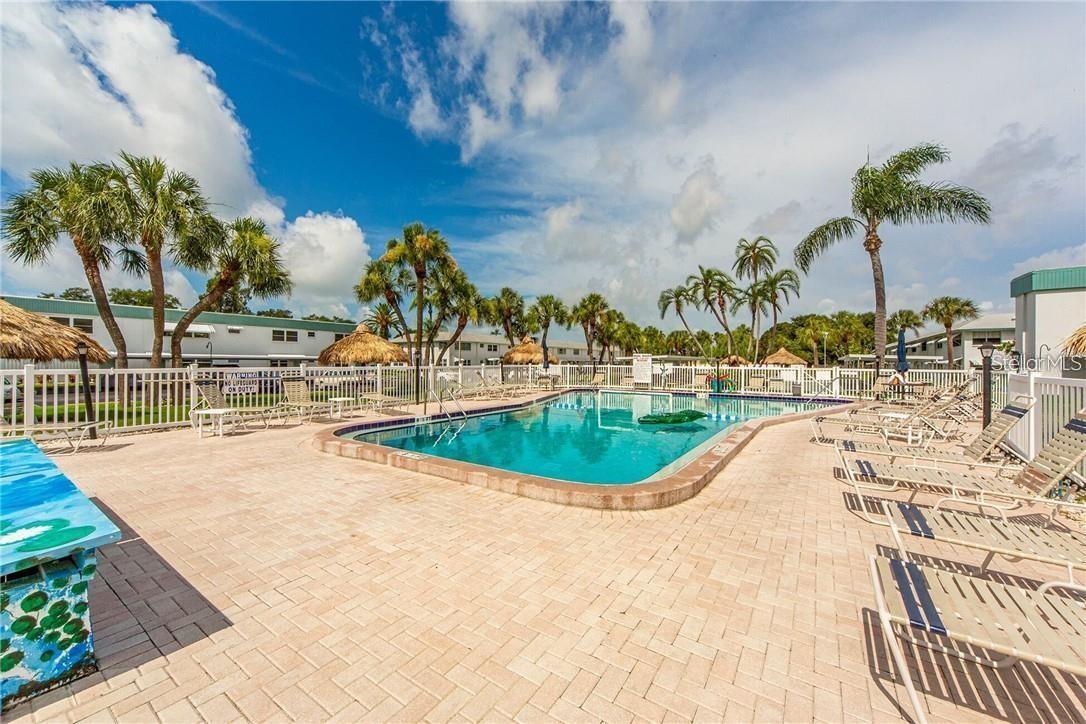 Listing photo id 35 for 5267 81st Street N 5