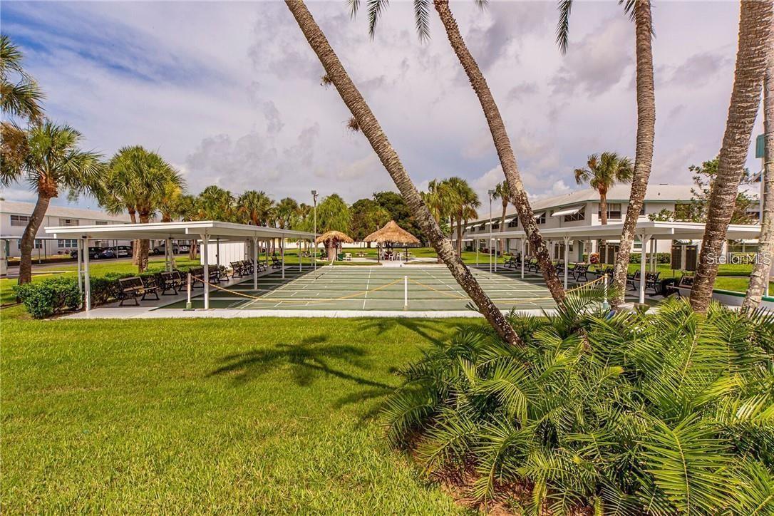 Listing photo id 37 for 5267 81st Street N 5