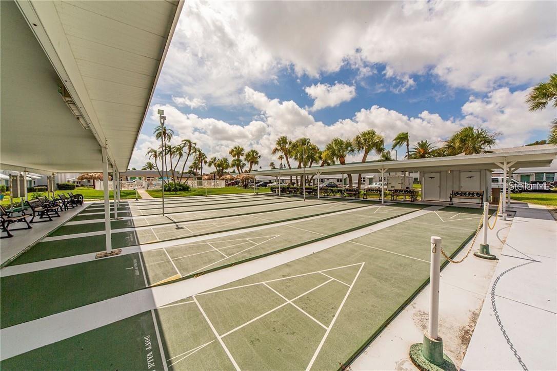 Listing photo id 38 for 5267 81st Street N 5