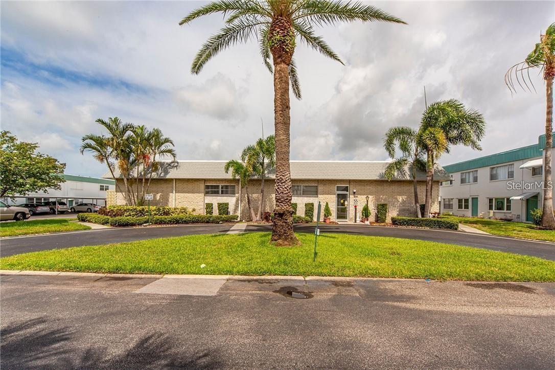 Listing photo id 39 for 5267 81st Street N 5