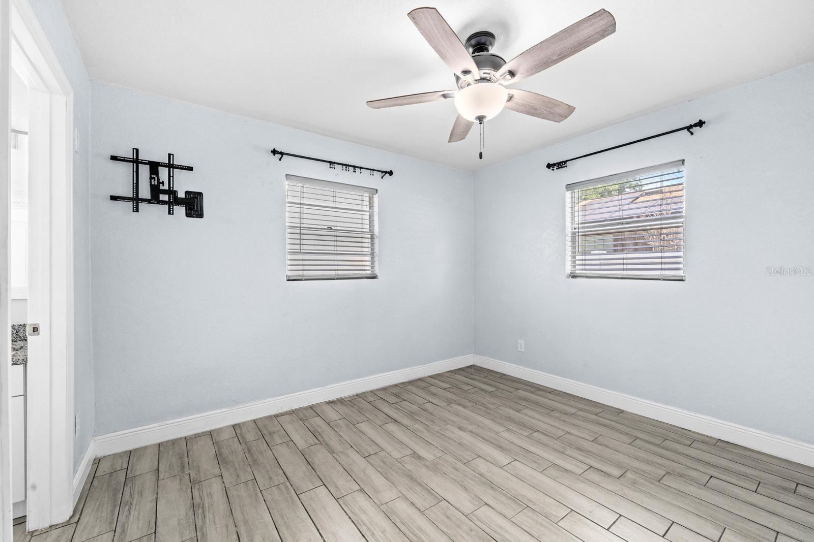 Image 11 of 22 For 3605 Iowa Avenue