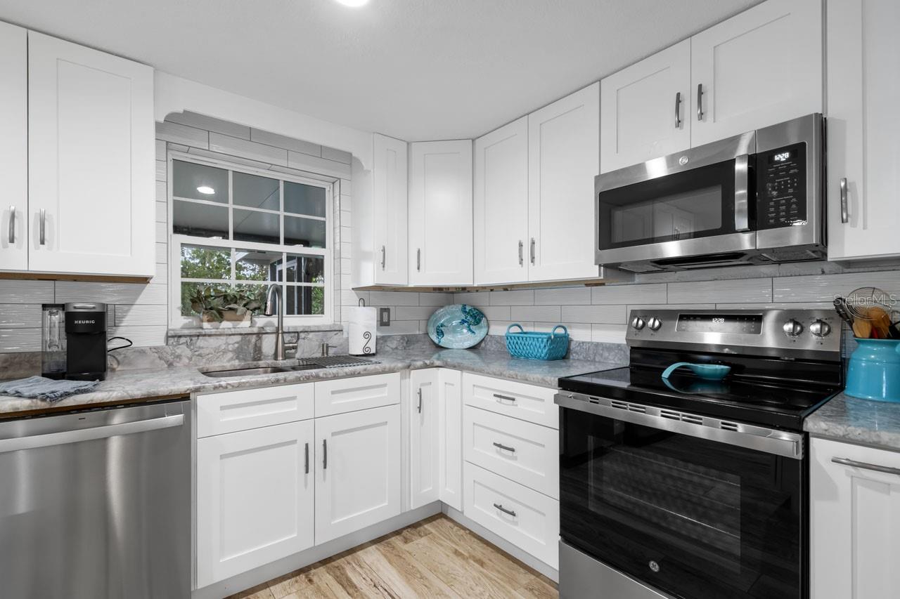 Image 10 of 67 For 107 6th Street Nw