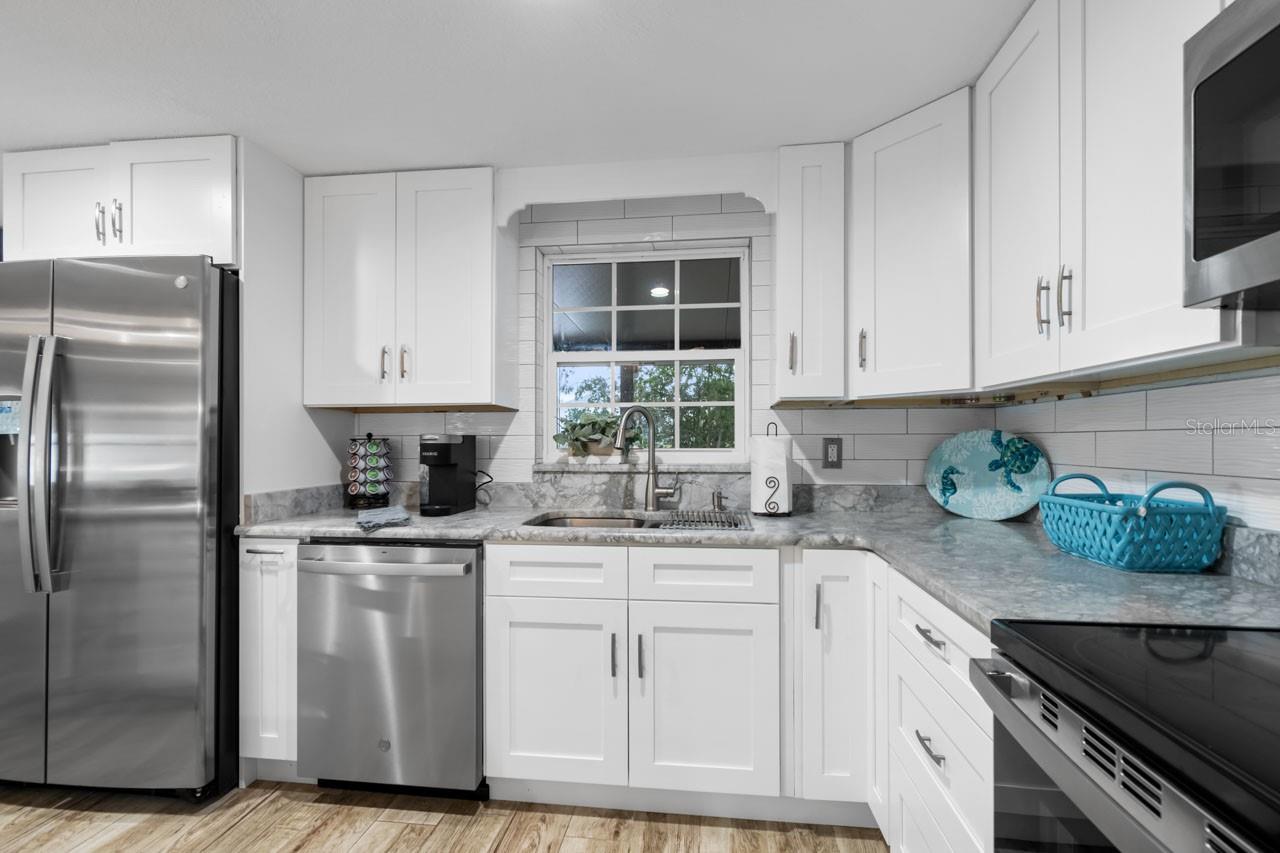 Image 11 of 67 For 107 6th Street Nw