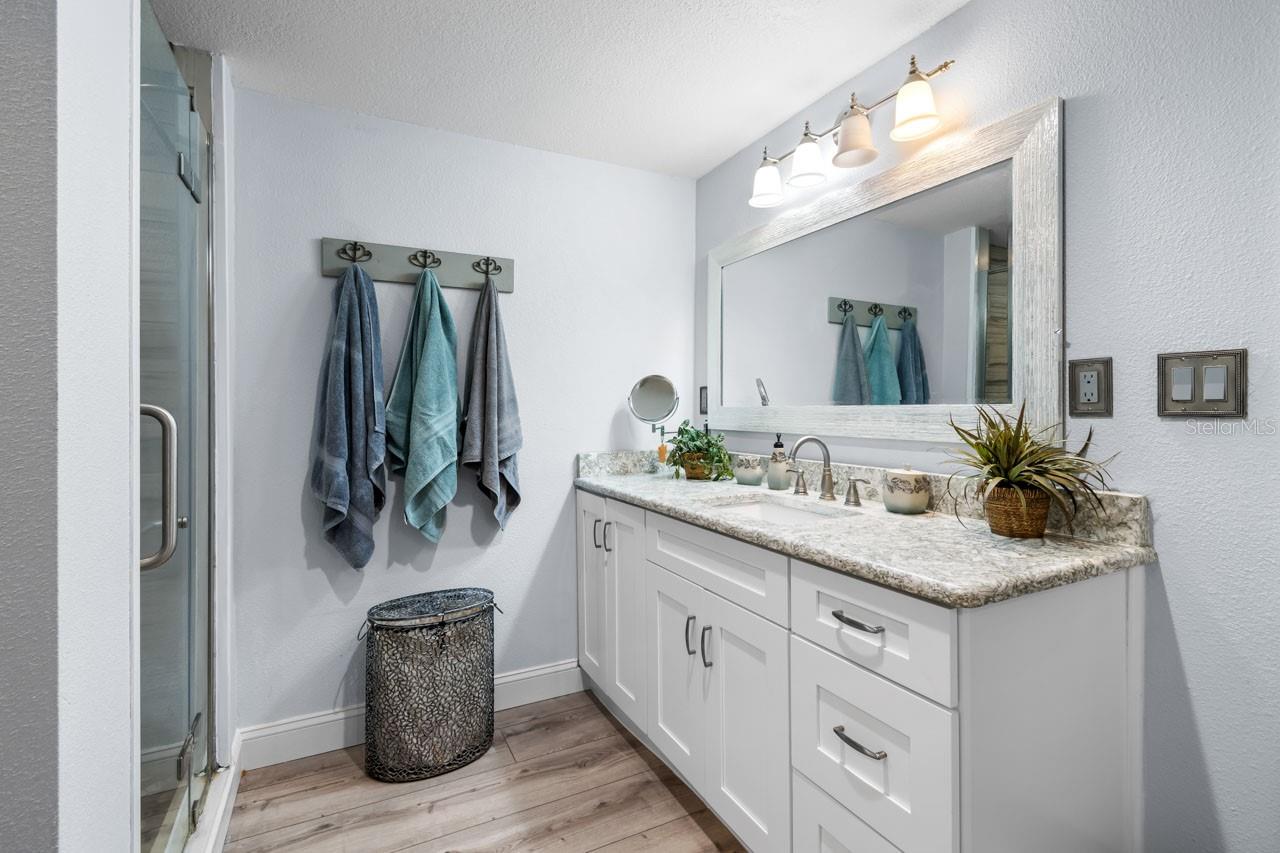 Image 18 of 67 For 107 6th Street Nw