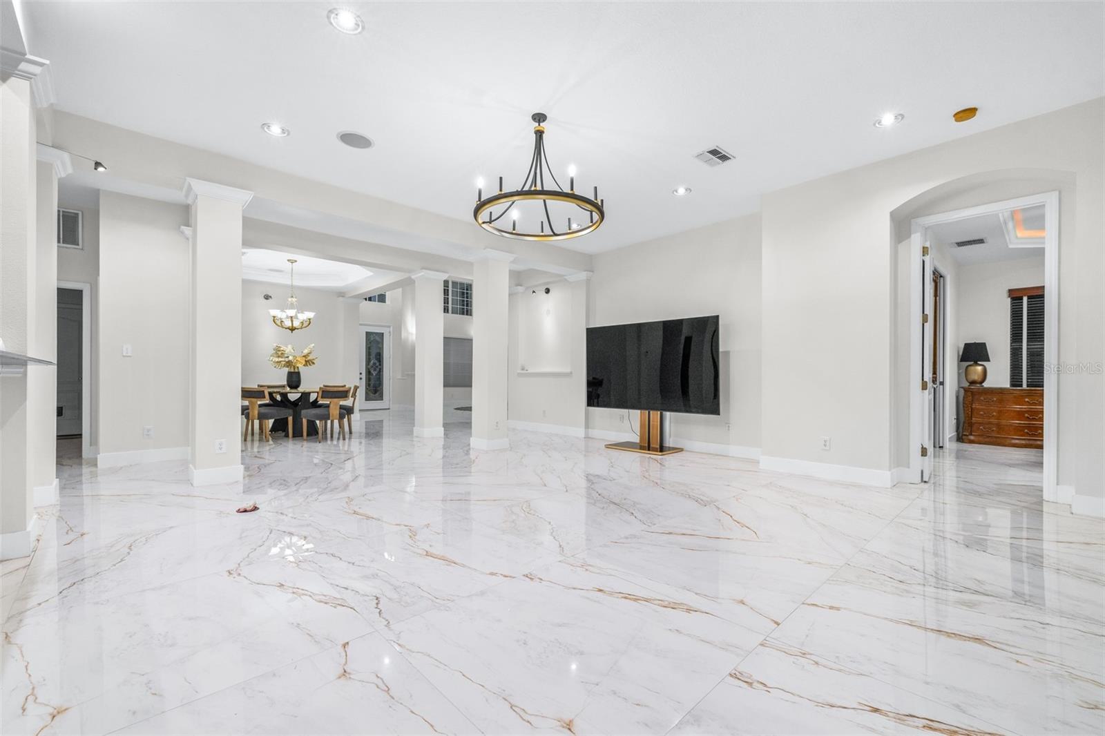 Image 13 of 83 For 10102 Deercliff Drive