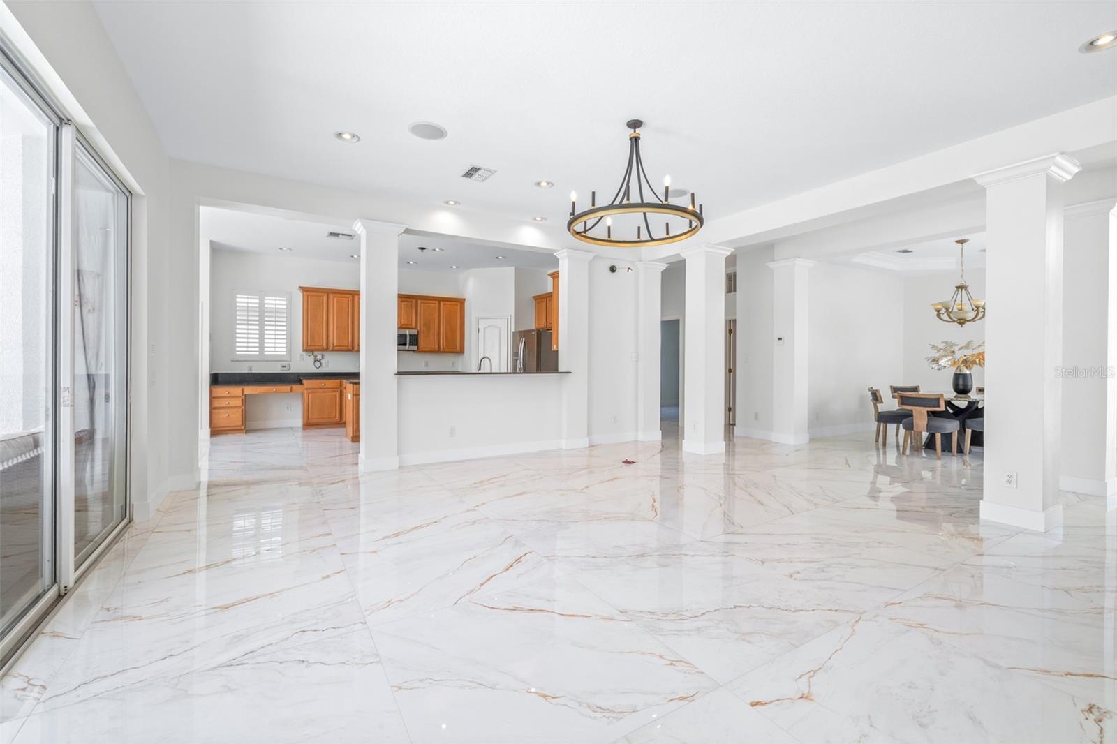 Image 14 of 83 For 10102 Deercliff Drive