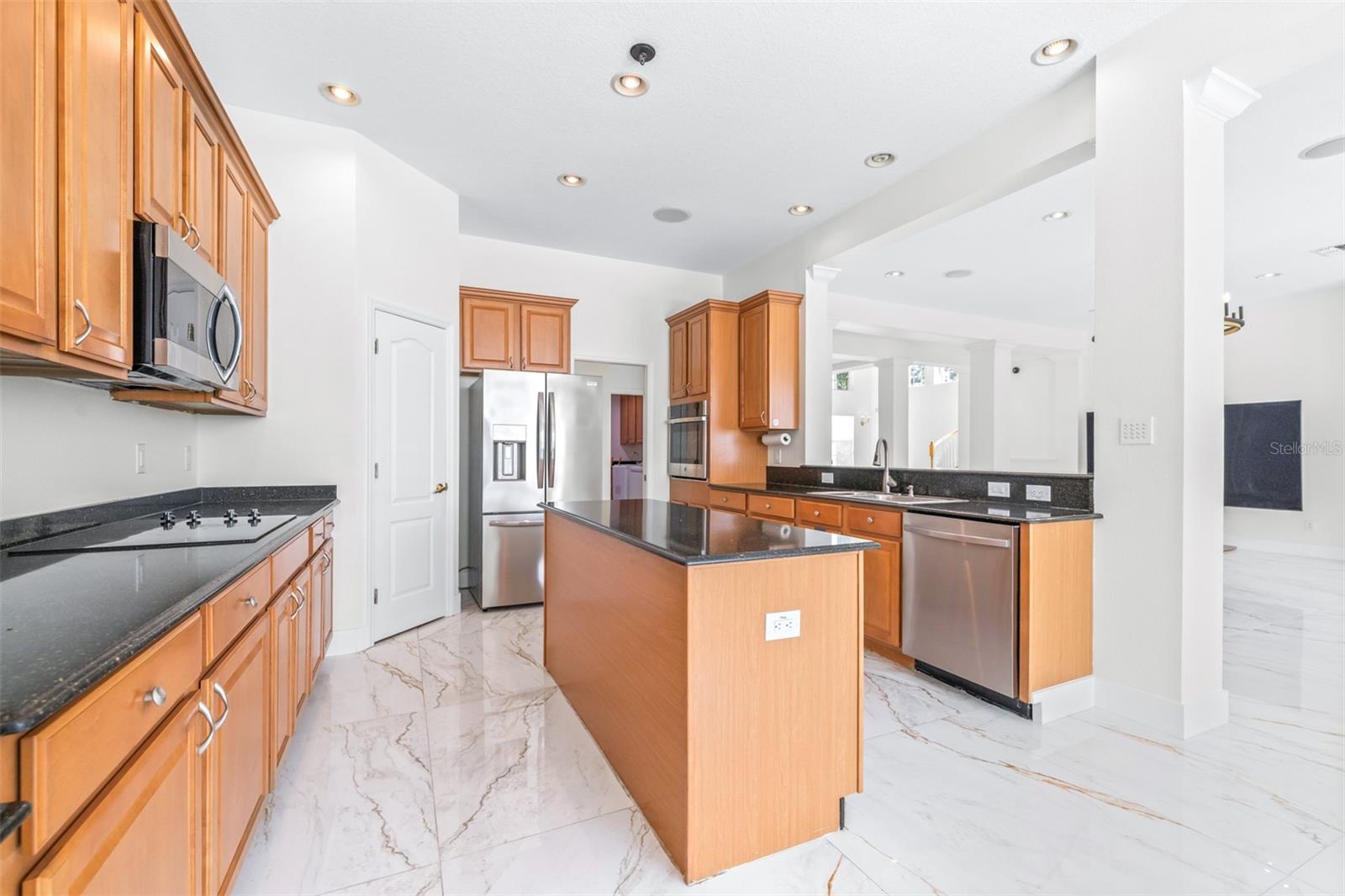 Image 16 of 83 For 10102 Deercliff Drive