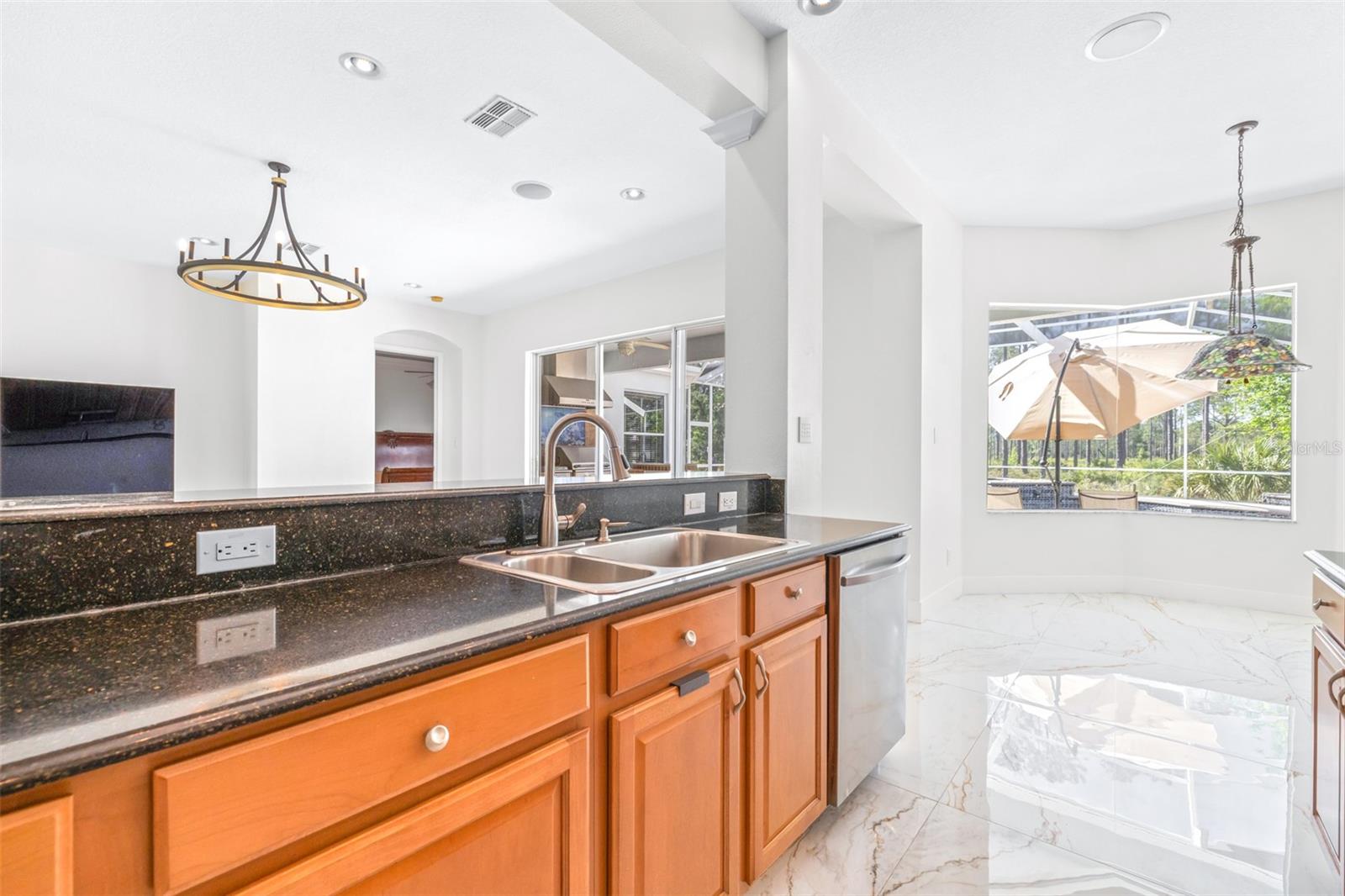 Image 19 of 83 For 10102 Deercliff Drive