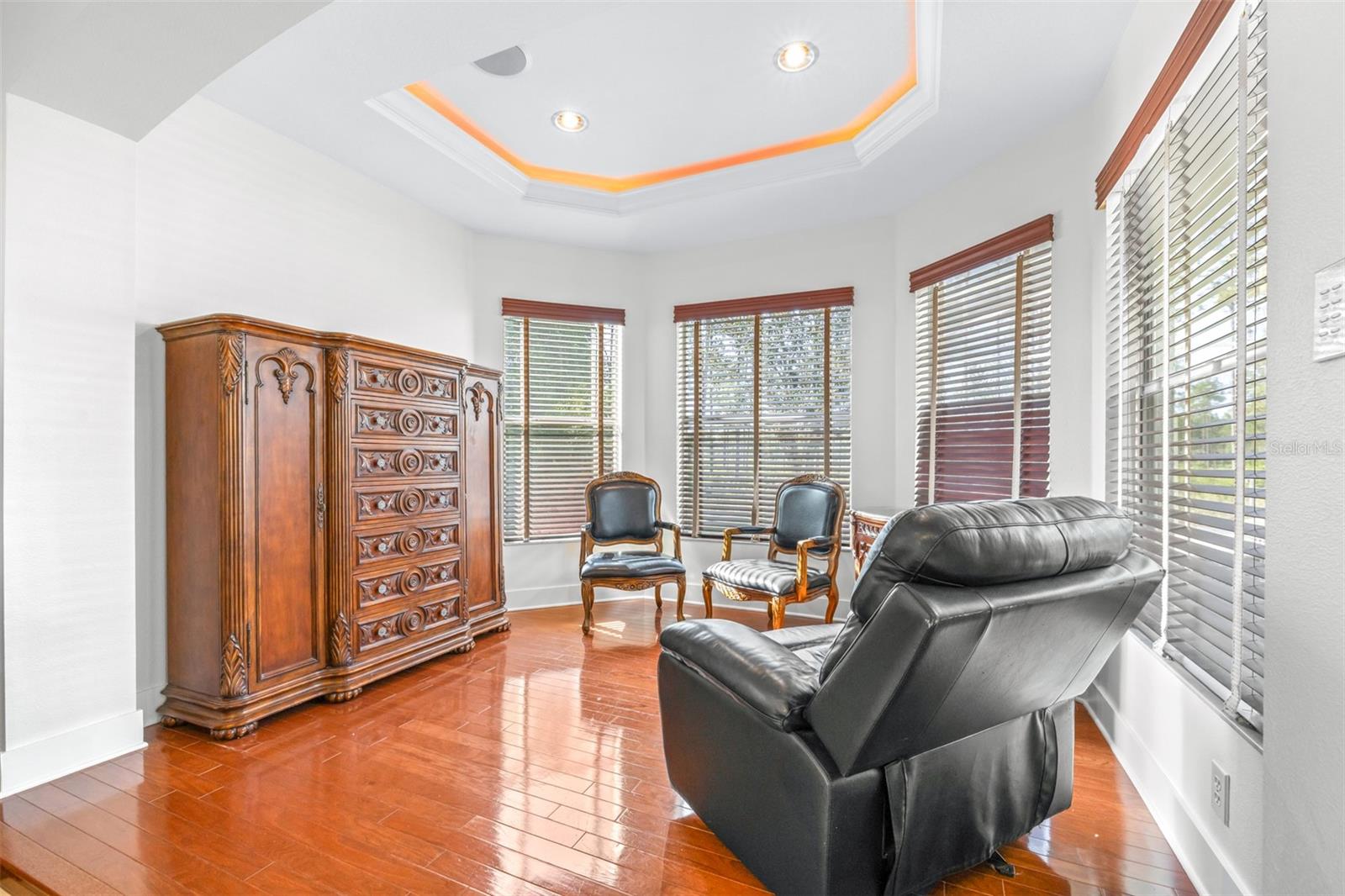 Image 24 of 83 For 10102 Deercliff Drive