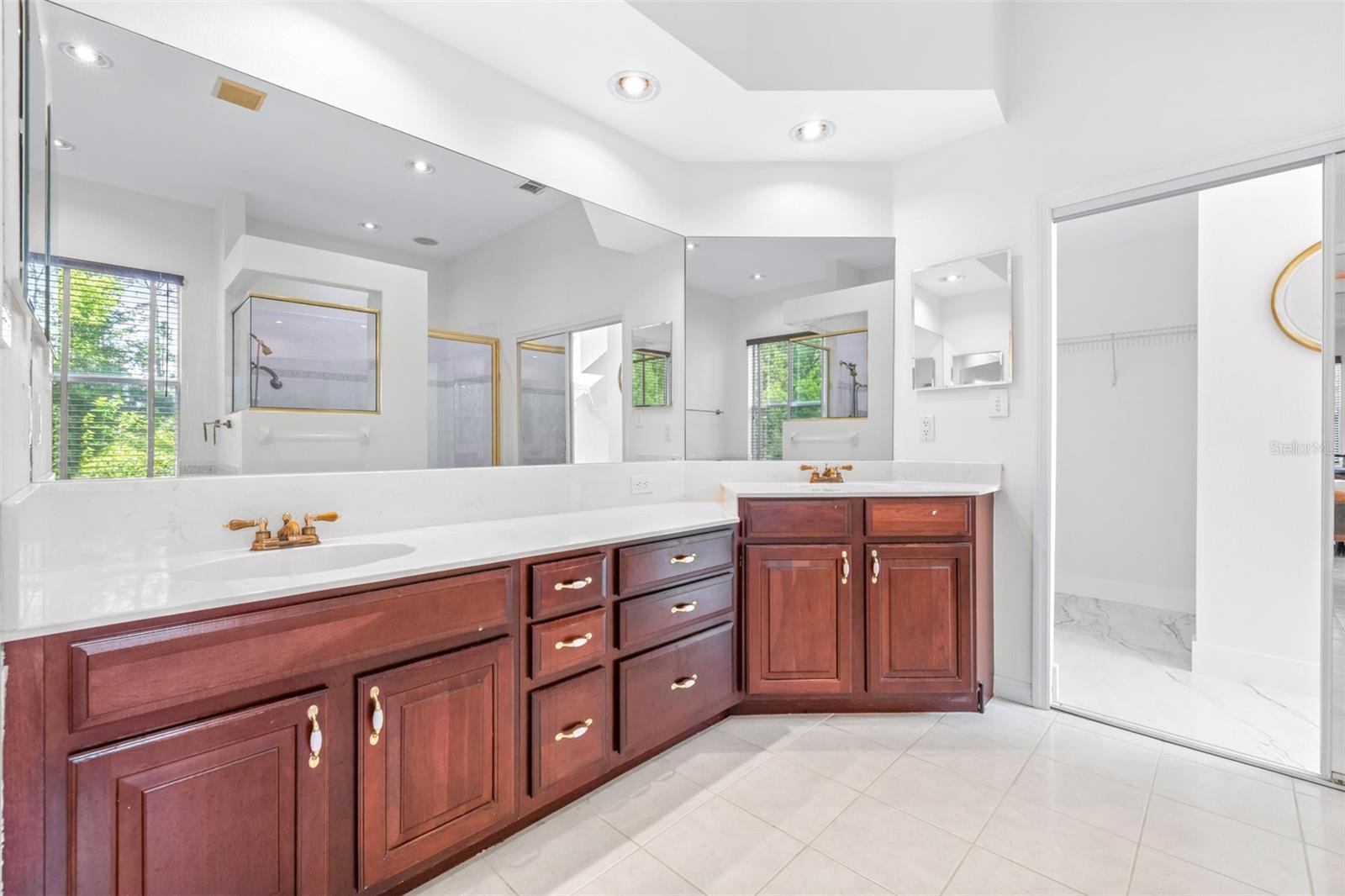 Image 26 of 83 For 10102 Deercliff Drive