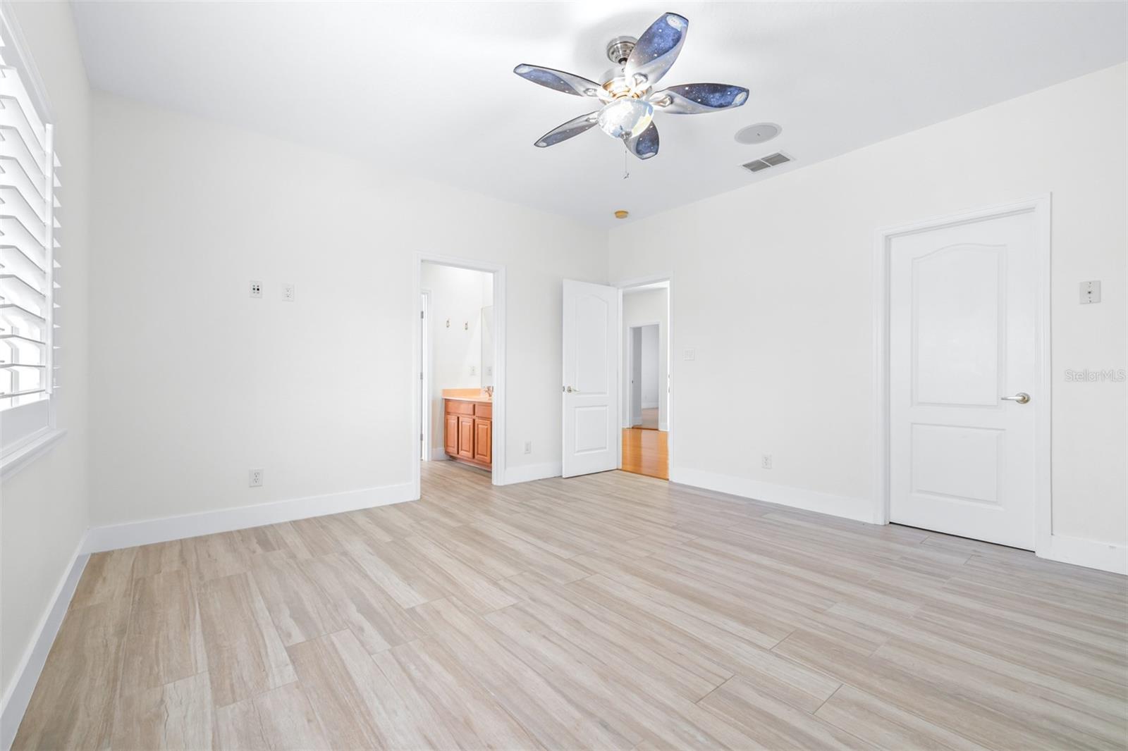 Image 38 of 83 For 10102 Deercliff Drive