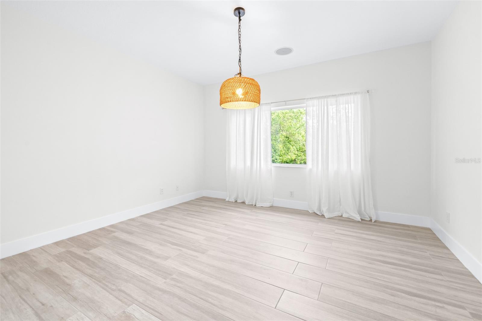 Image 40 of 83 For 10102 Deercliff Drive