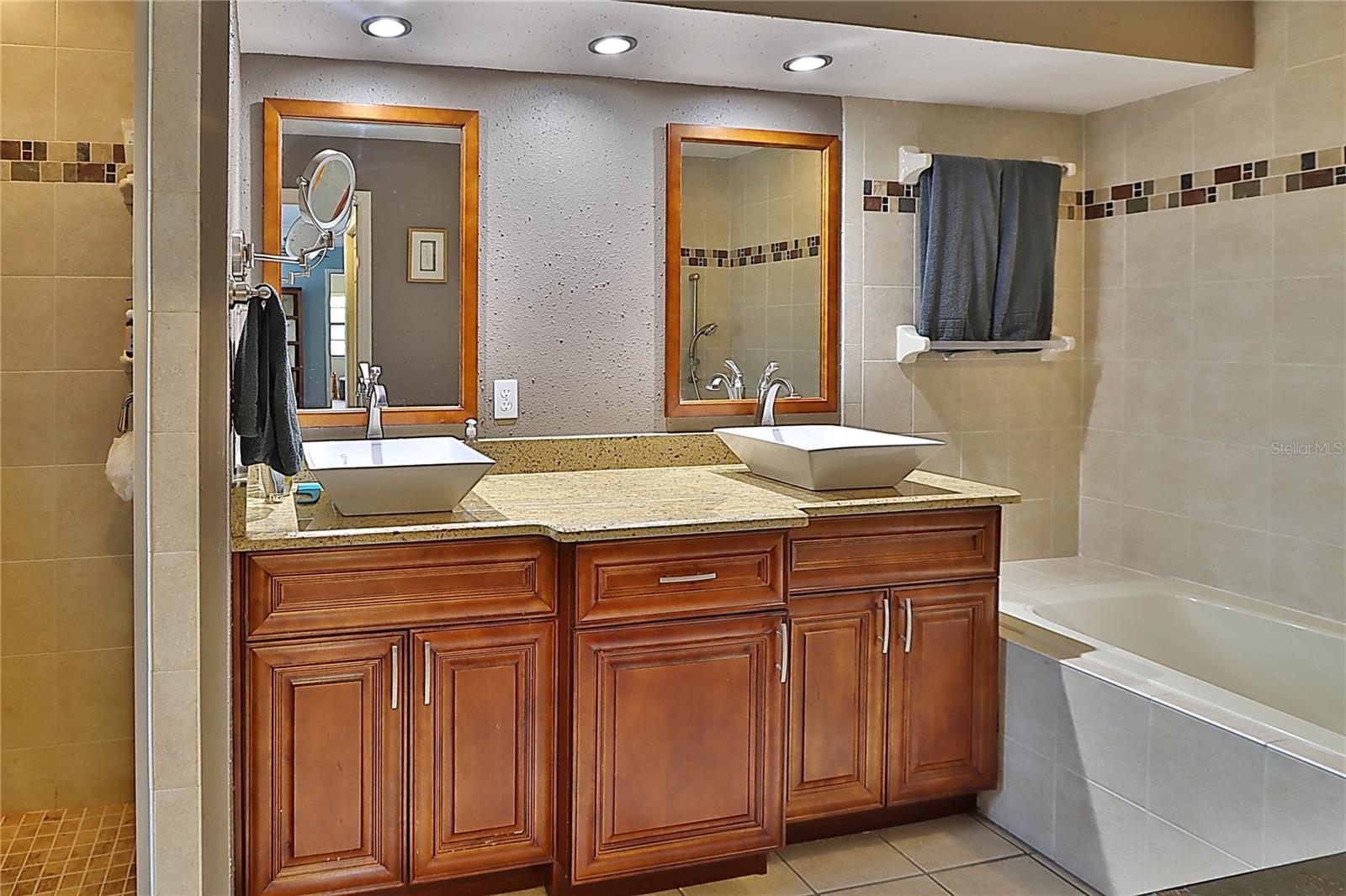 Image 10 of 34 For 19814 Deer Hollow Lane