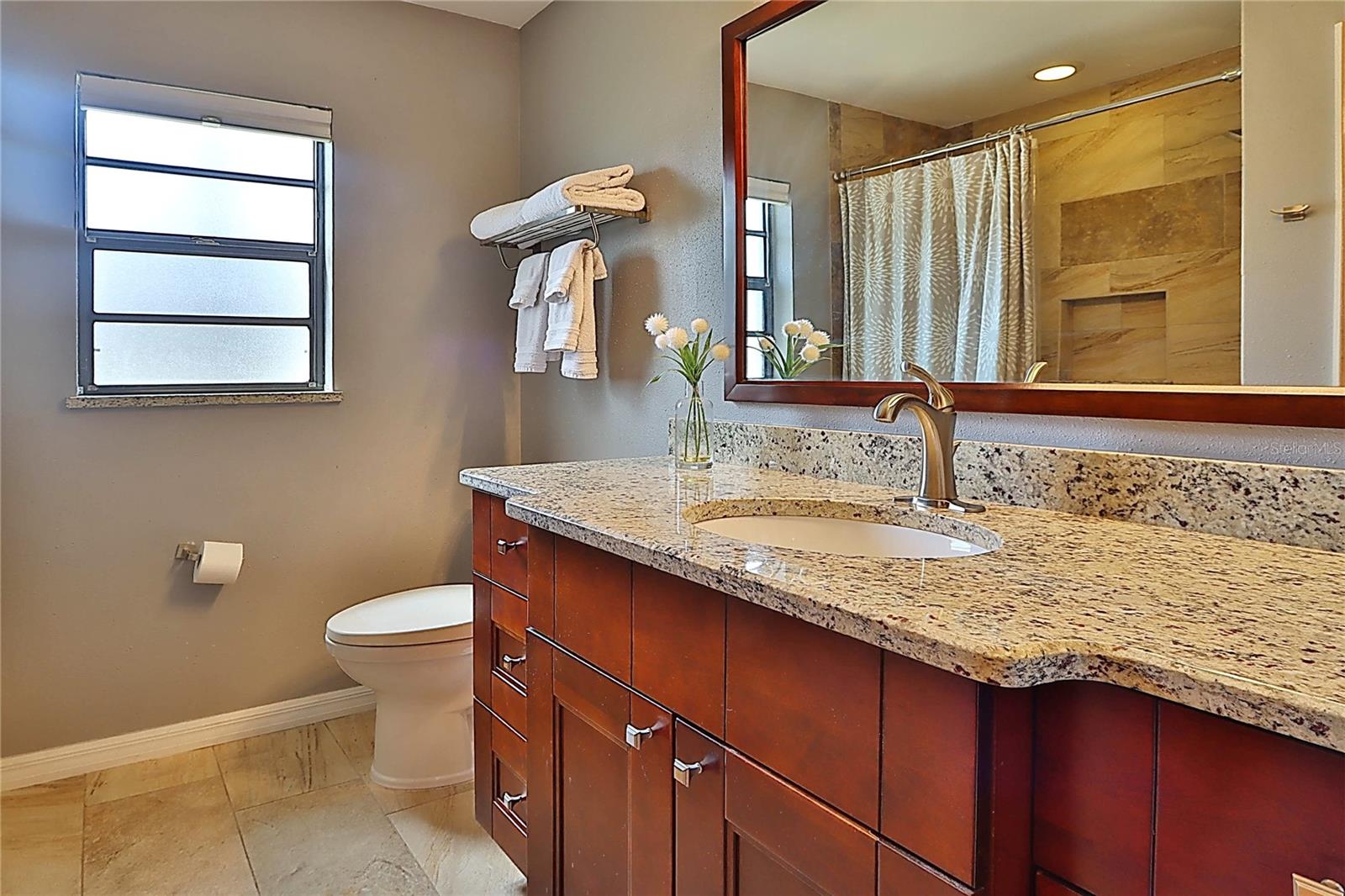 Image 15 of 34 For 19814 Deer Hollow Lane